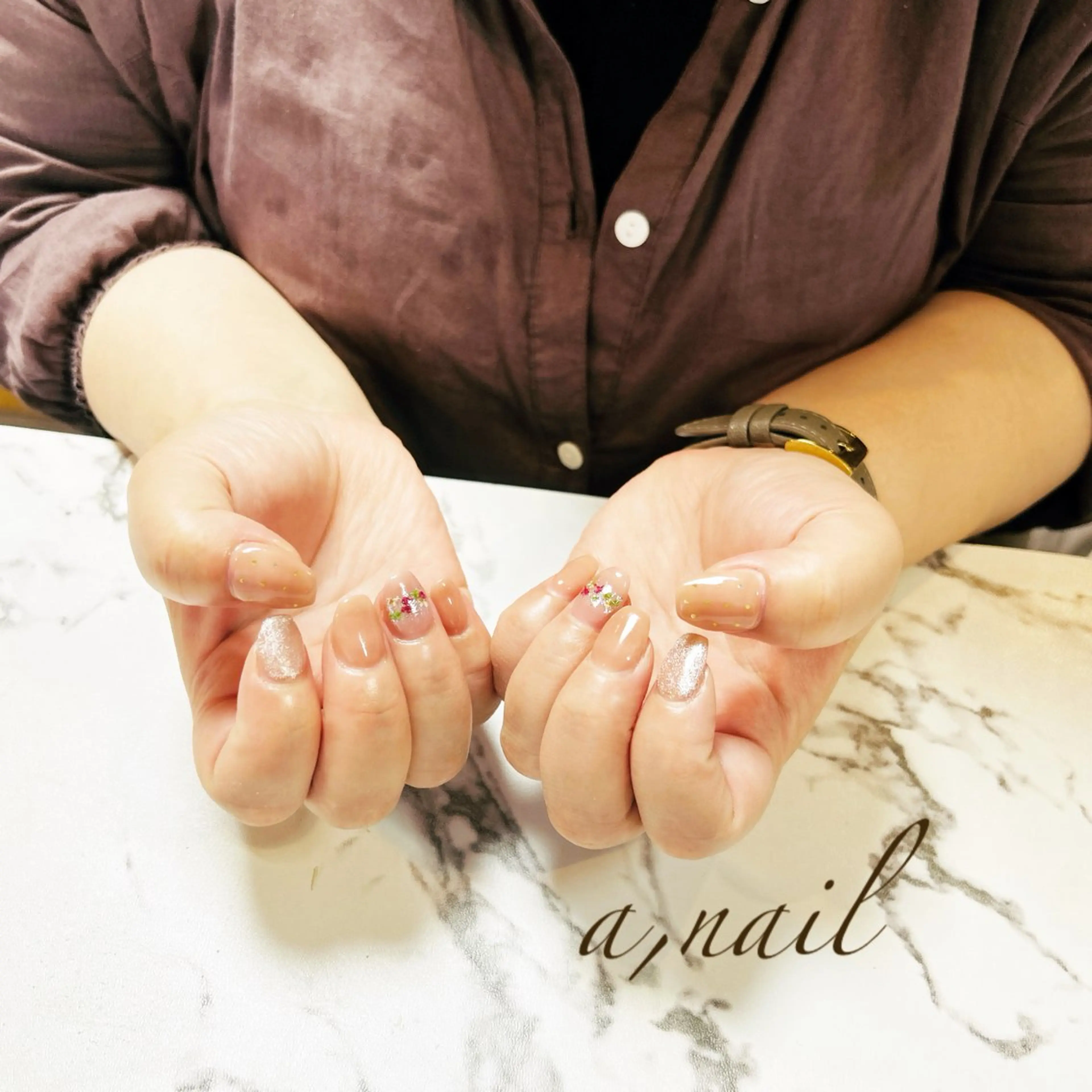 ネイル ドット フラワーネイル キラキラネイル マグネットネイル オフィスネイル ハンドネイル ネイルサロン エーネイルのネイルデザイン