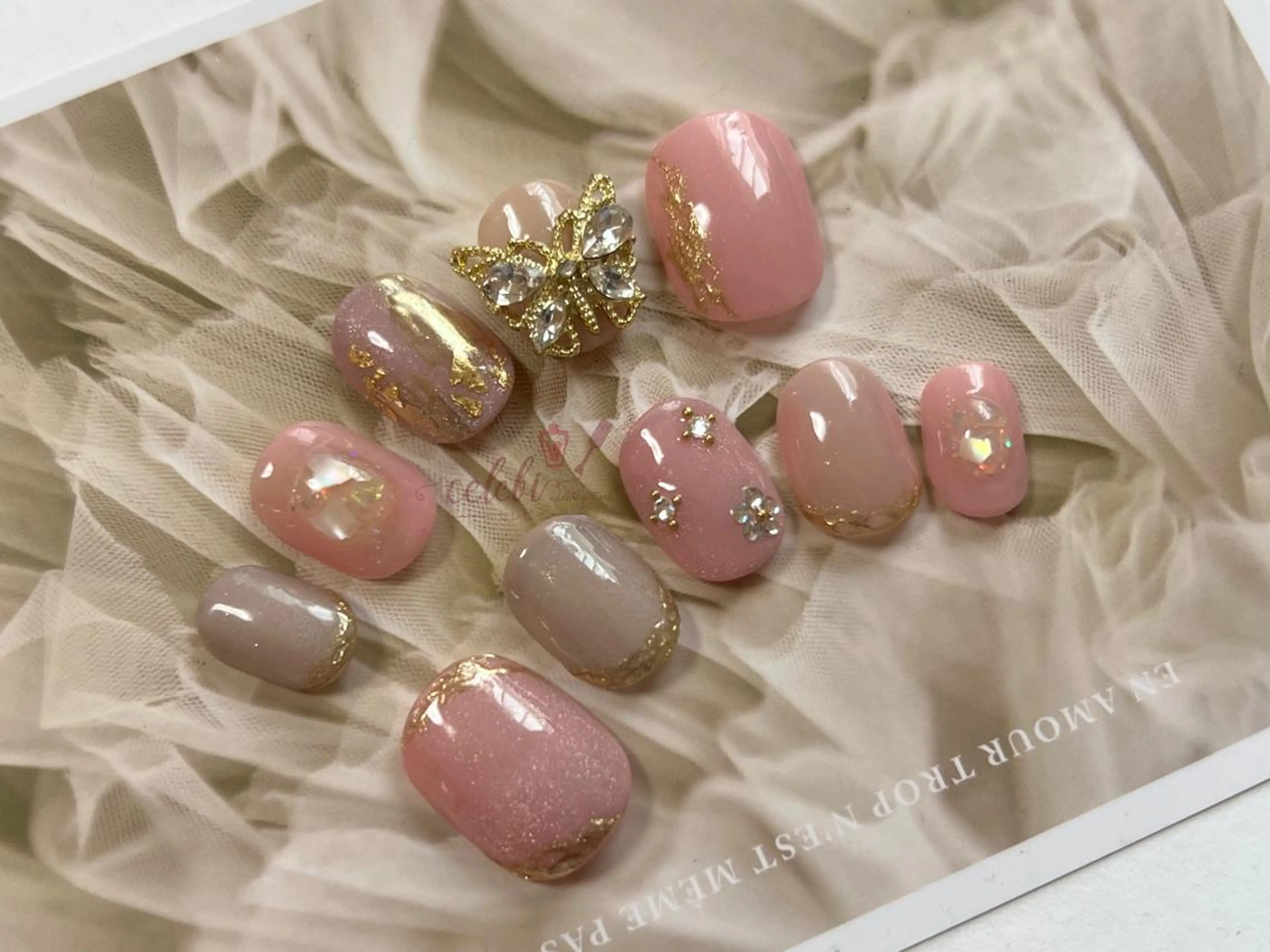 ネイル オーダーネイルチップ サロンcelebiのネイルデザイン