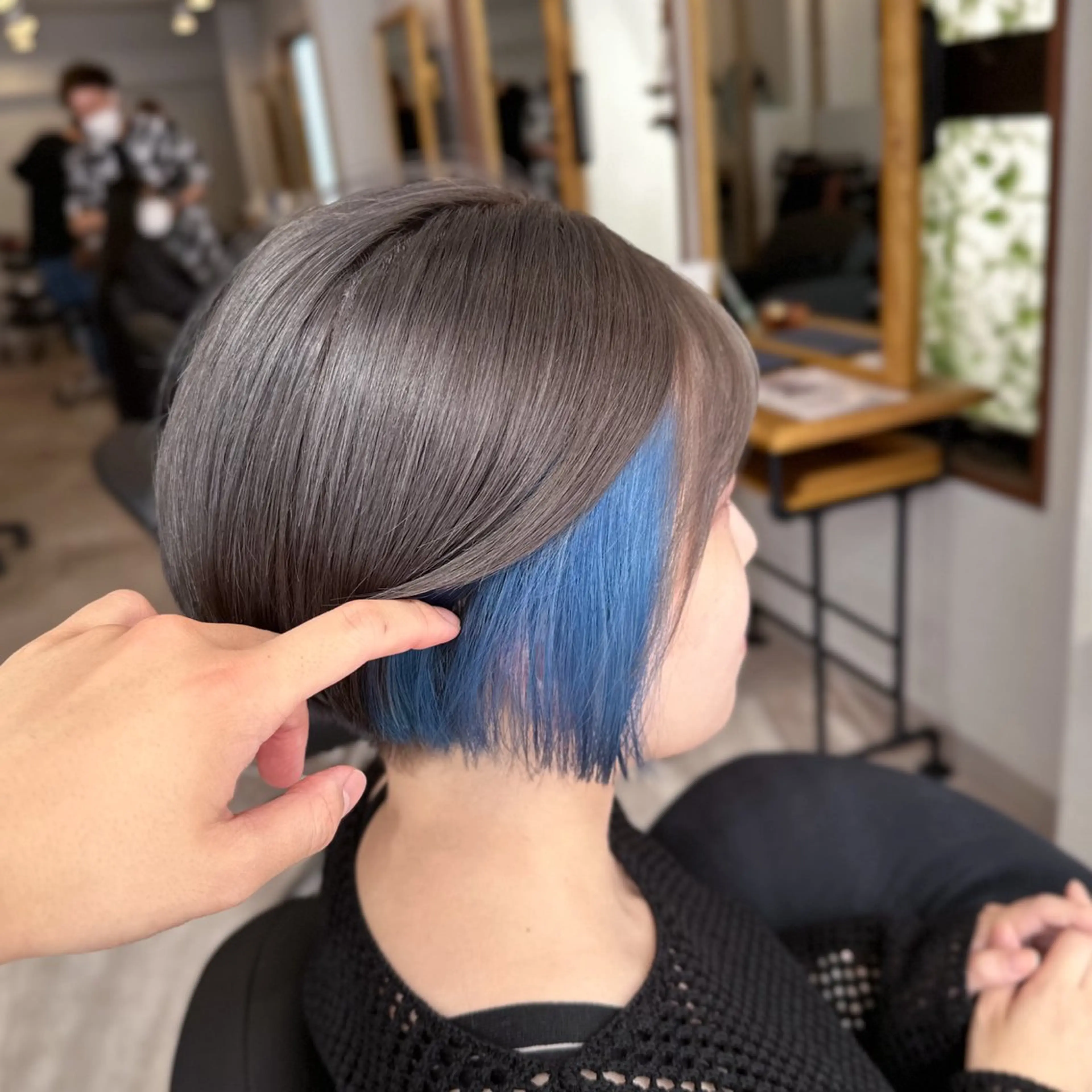 ショート カラー ブルーカラー シルバー affect 上大岡所属・《髪質改善・縮毛矯正 /ブリーチ》坂本爽のヘアスタイル