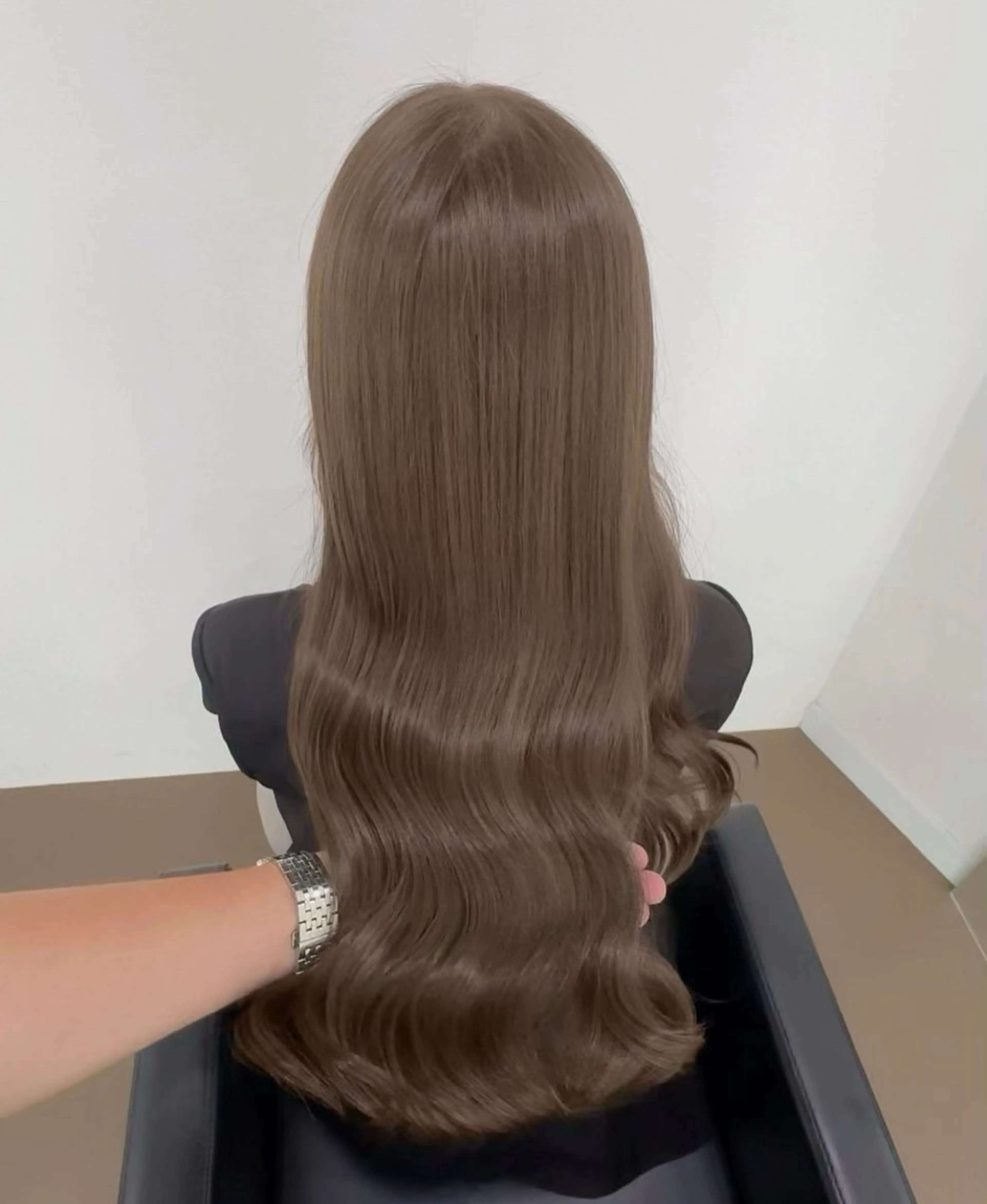 ロング ボブ くびれヘア 髪質改善 韓国風ヘア レイヤーカット 【ioe岡本】🐶 向井歩のヘアスタイル