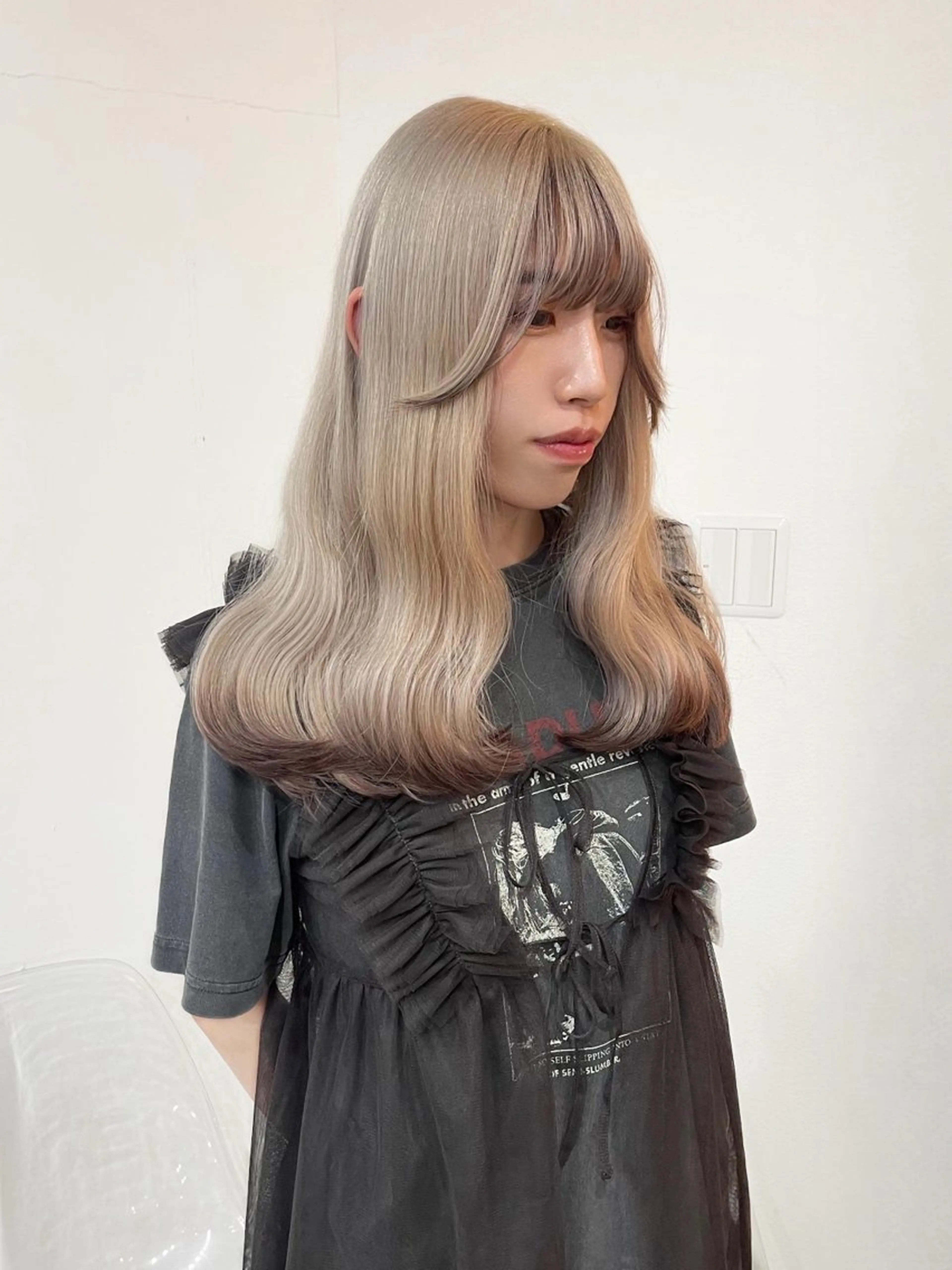 セミロング カラー ベージュカラー ブラウンカラー ホワイトベージュ キダアヤカ/ 梅田/ベージュカラーのヘアスタイル