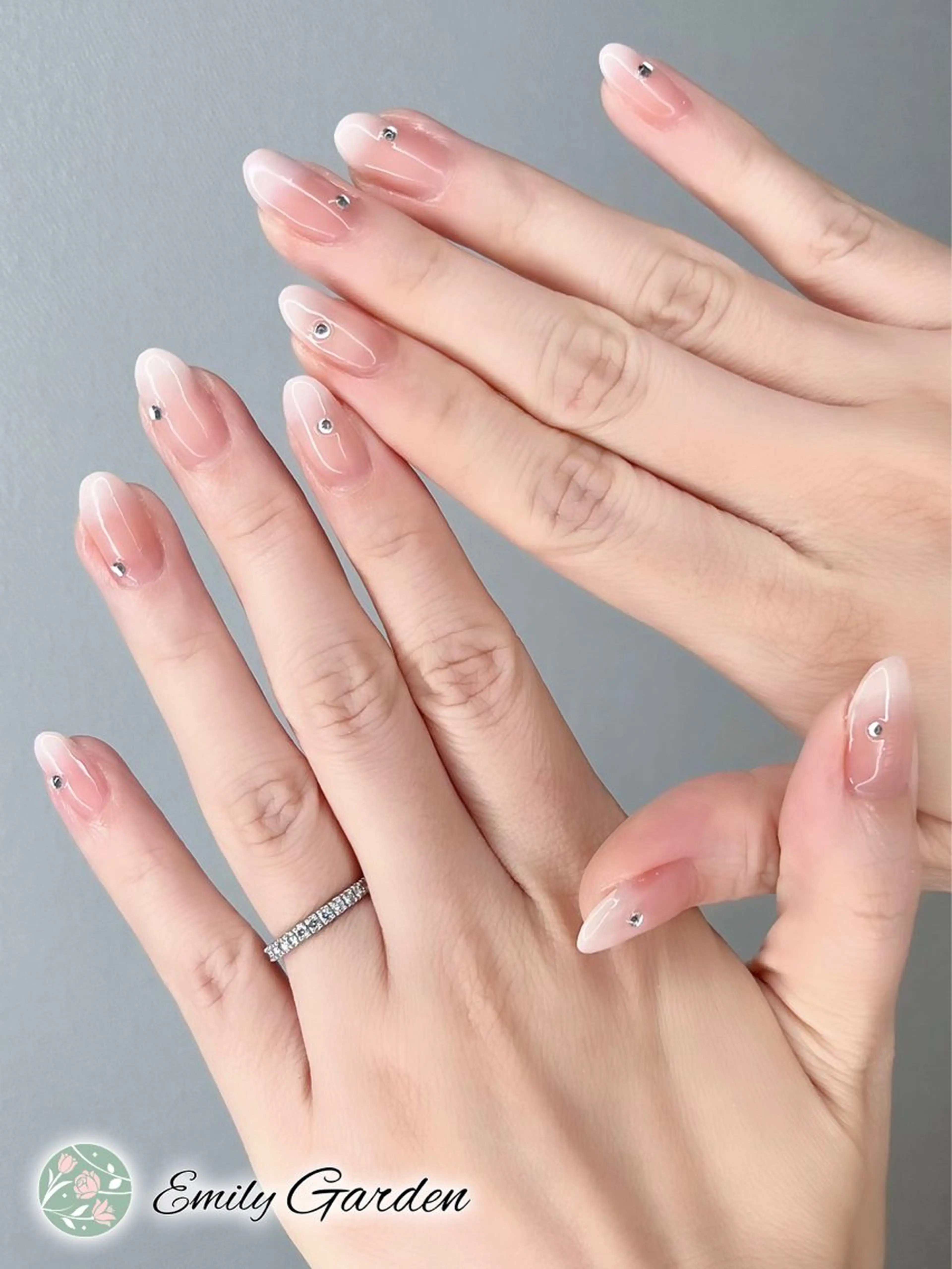 【定番】グラデーションorチークネイル🔮(36色から選べる)の写真