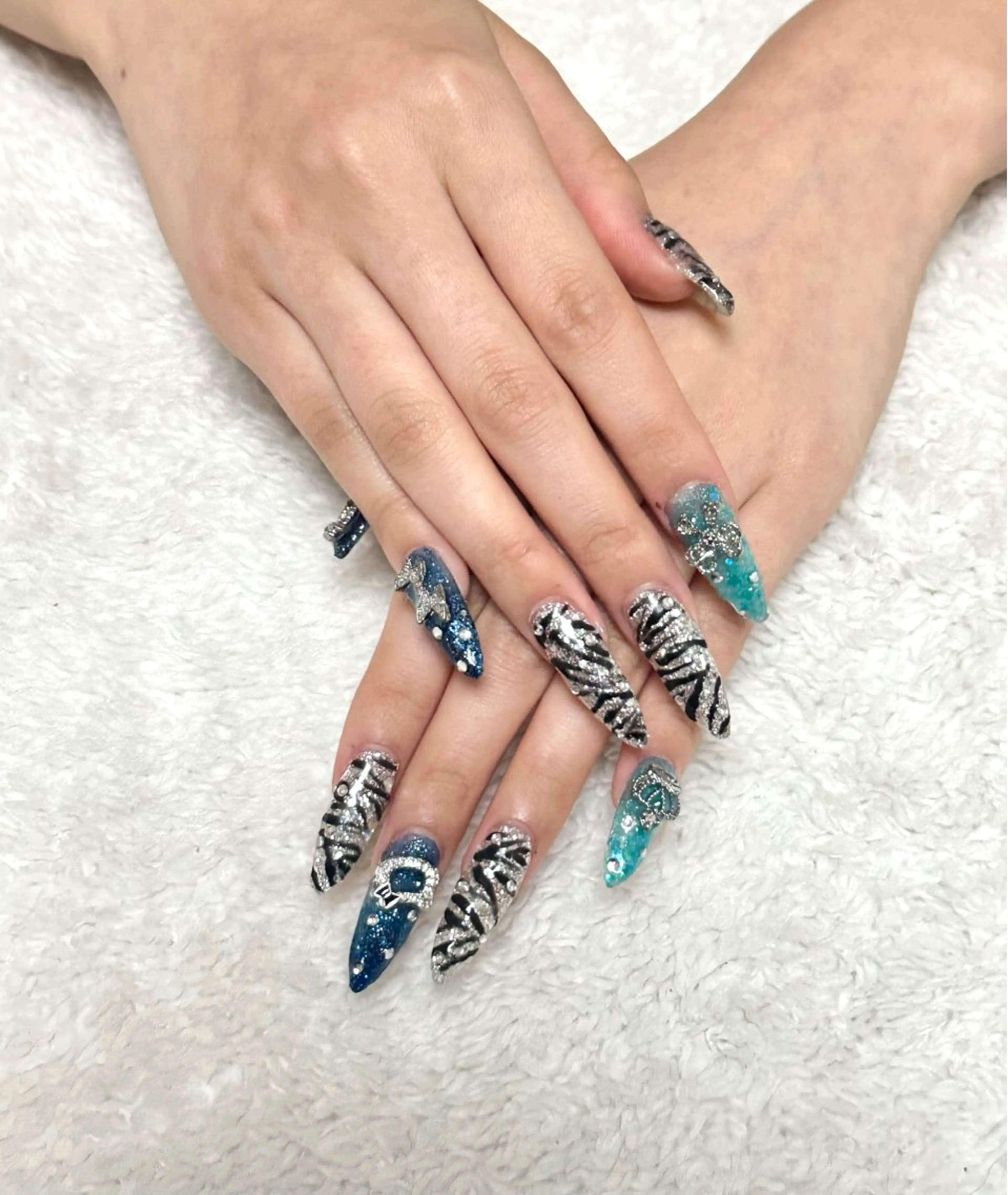 ネイル 富岡 妃奈のネイルデザイン