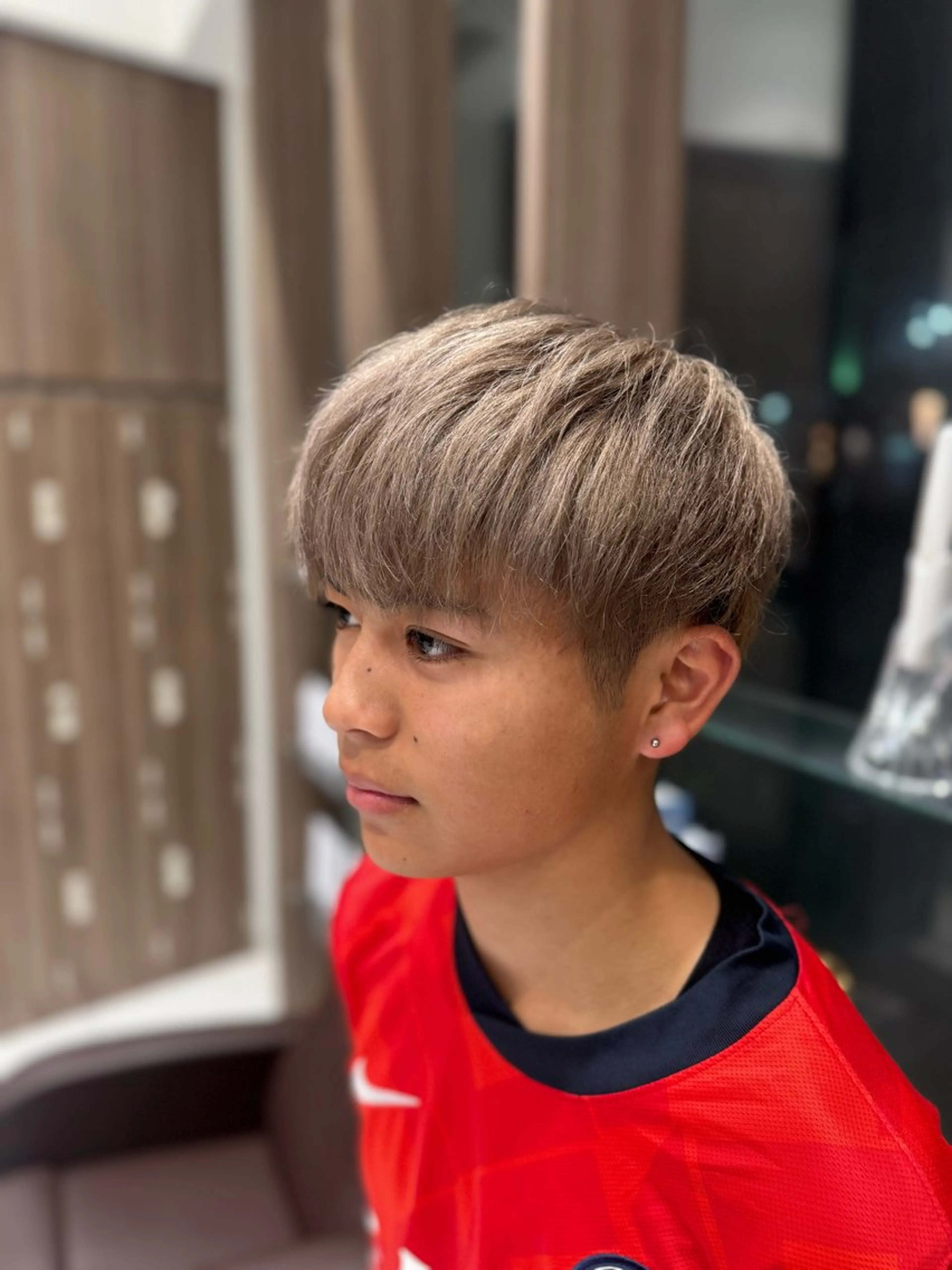 カラー メンズ メンズブリーチ ベージュカラー ブリーチ ミルクティーベージュ 🕯コバ/レイヤー/ 透明感/縮毛🕯のヘアスタイル