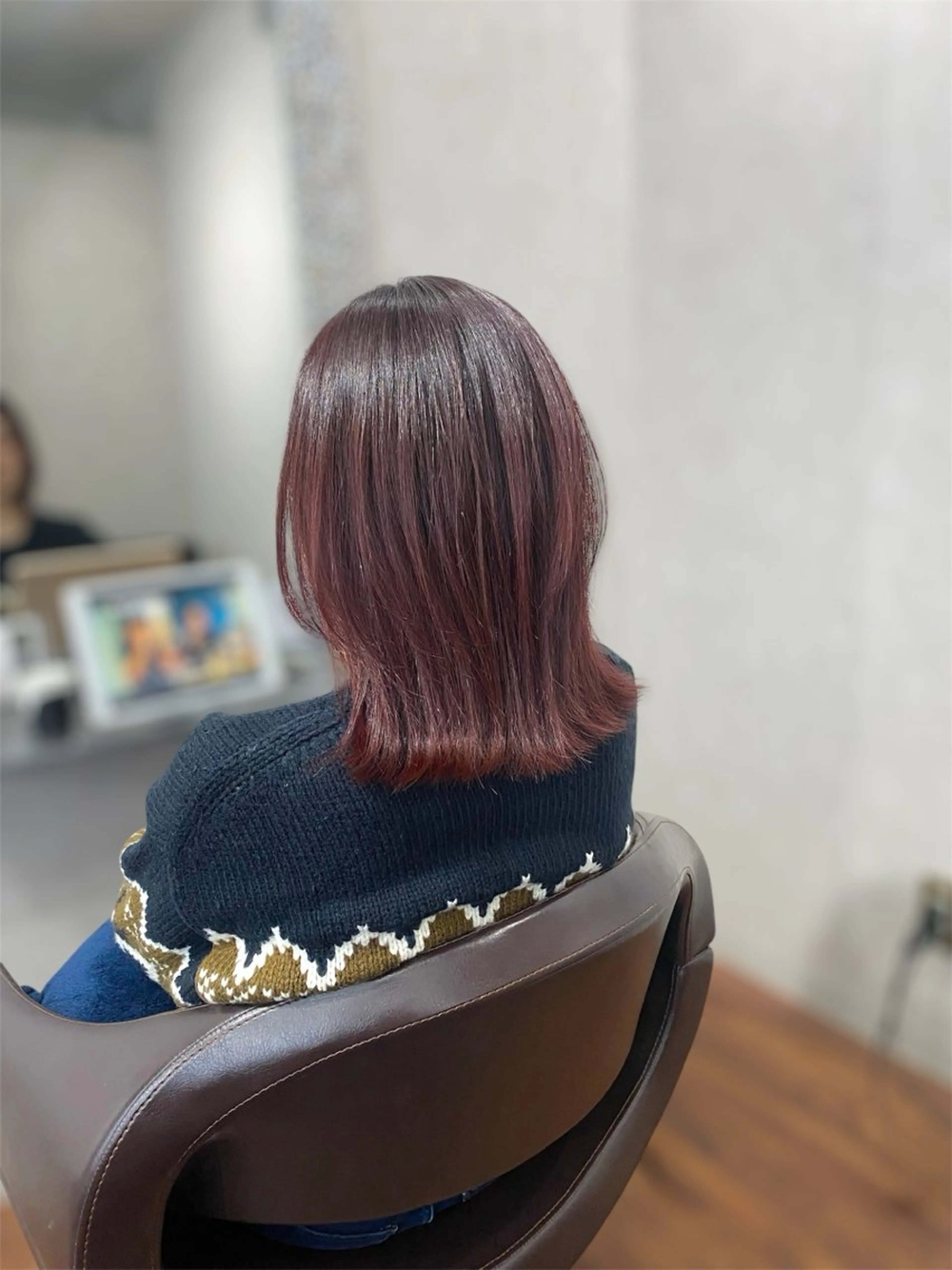 セミロング カット ヘアカラー トリートメント _White所属・ＳＨＩ ＺＵのヘアスタイル