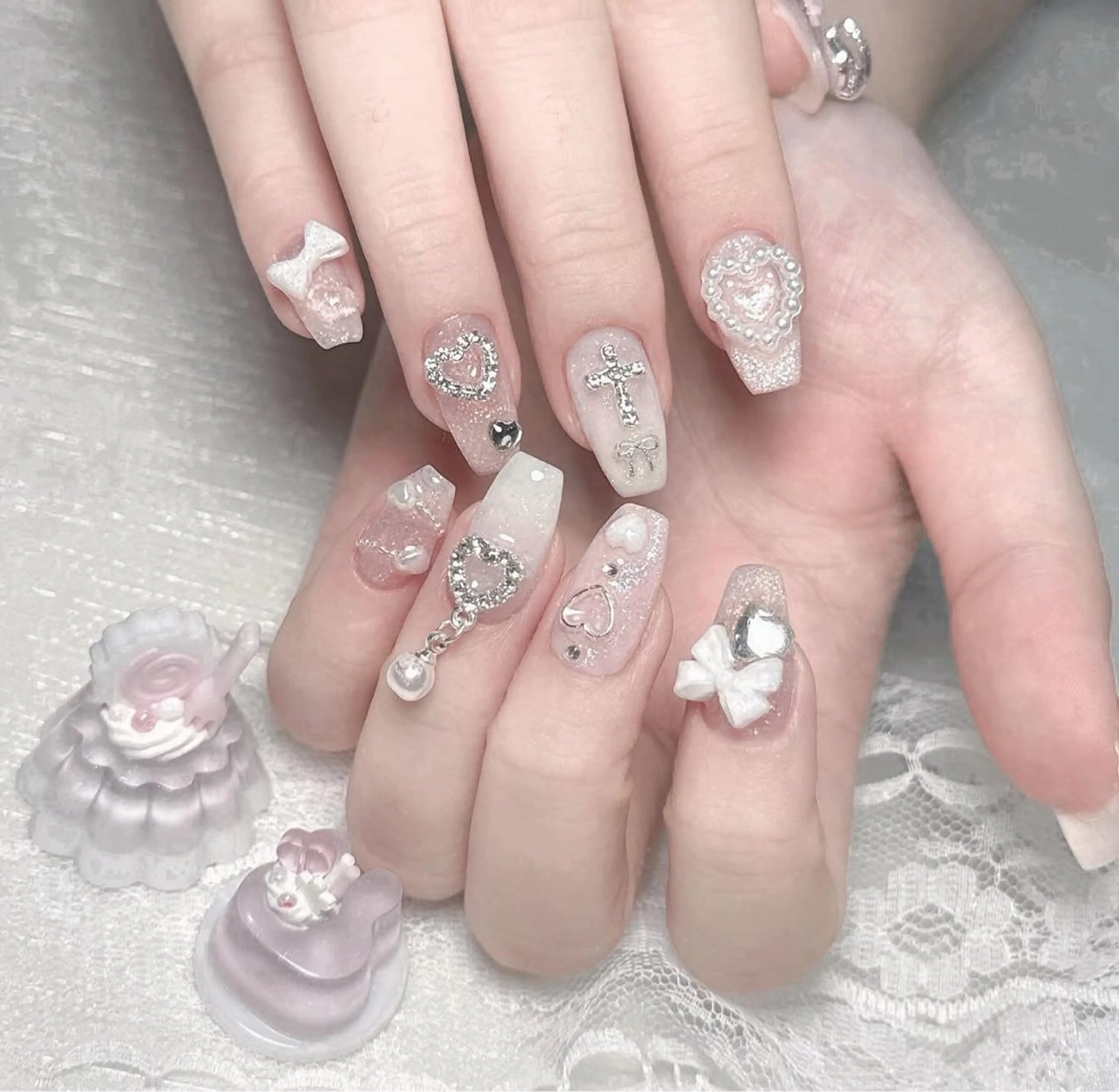 ネイル ボルドー チークネイル 成人式 フレンチネイル グラデーション ハンドネイル Lina nail所属・Luna 池袋のネイルデザイン