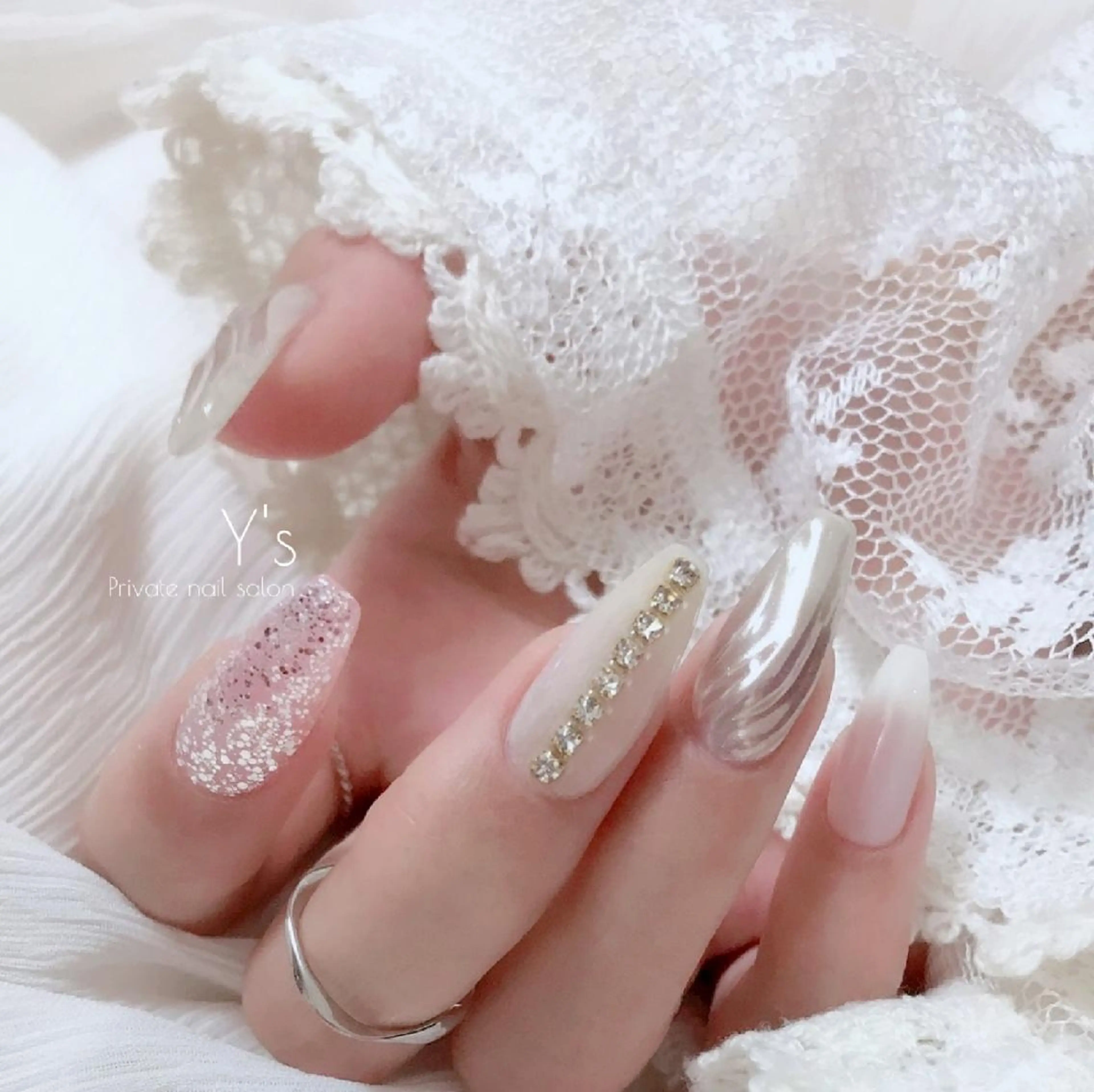 ネイル YUMI NAGAI  のネイルデザイン