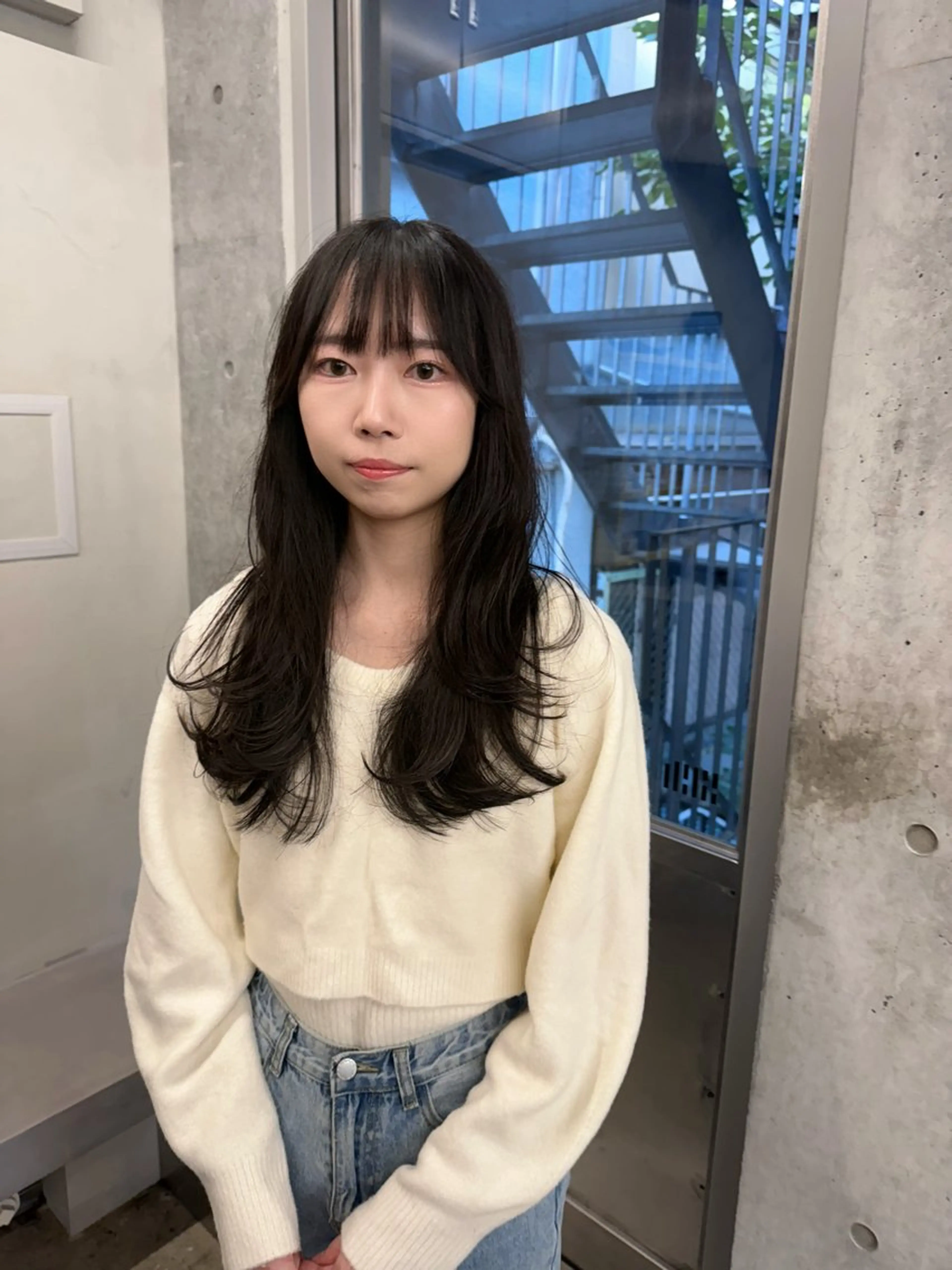 ロング カラー ロングレイヤー アッシュ ベージュカラー ケアカラー 透明感カラー カット ヘアカラー トリートメント レイヤー/梅田/ HIKARU🍀のヘアスタイル