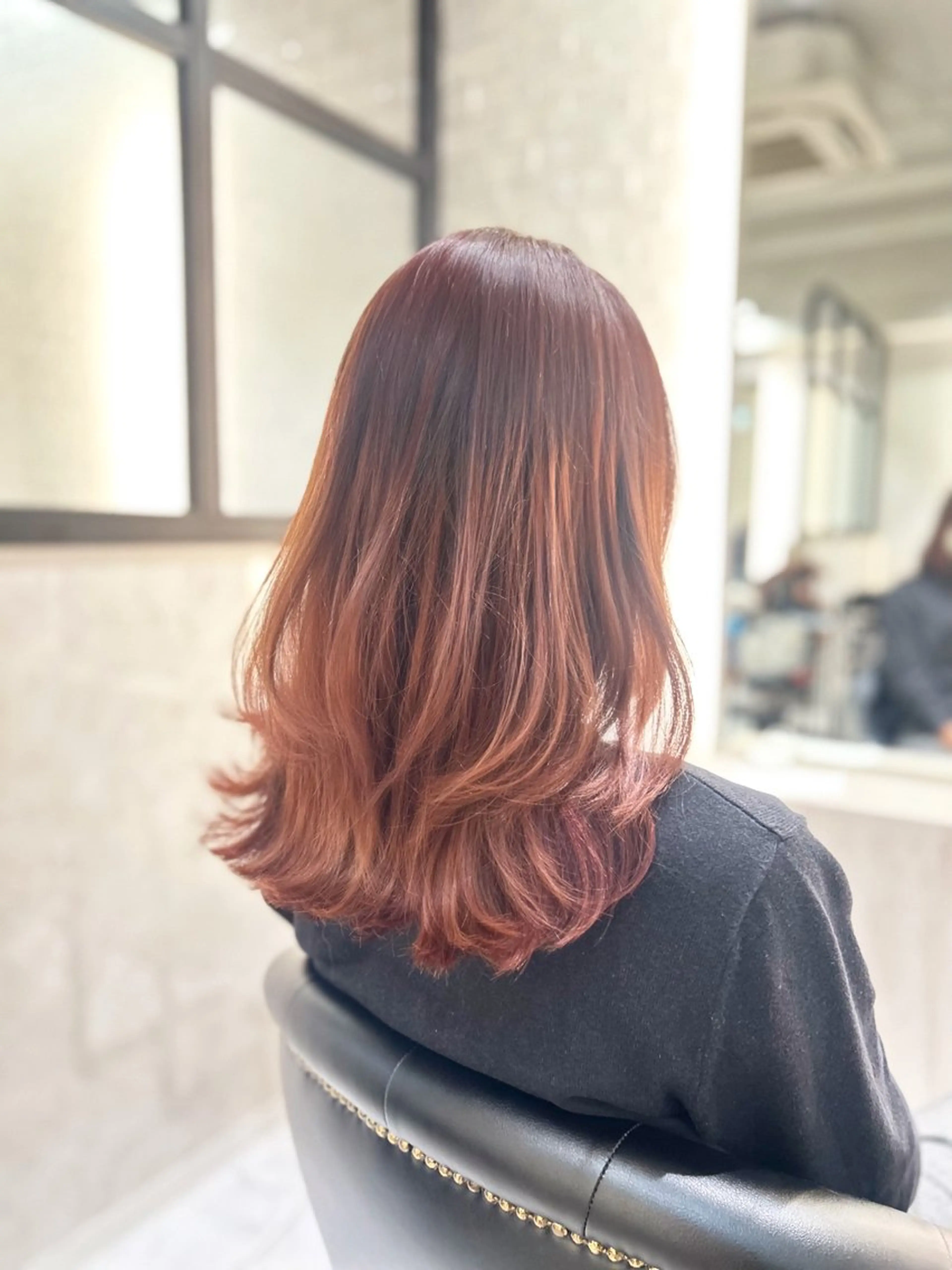 ミディアム カラー カット ヘアカラー トリートメント &chaLme   心斎橋所属・emi/髪質改善/ 韓国風/艶カラーのヘアスタイル