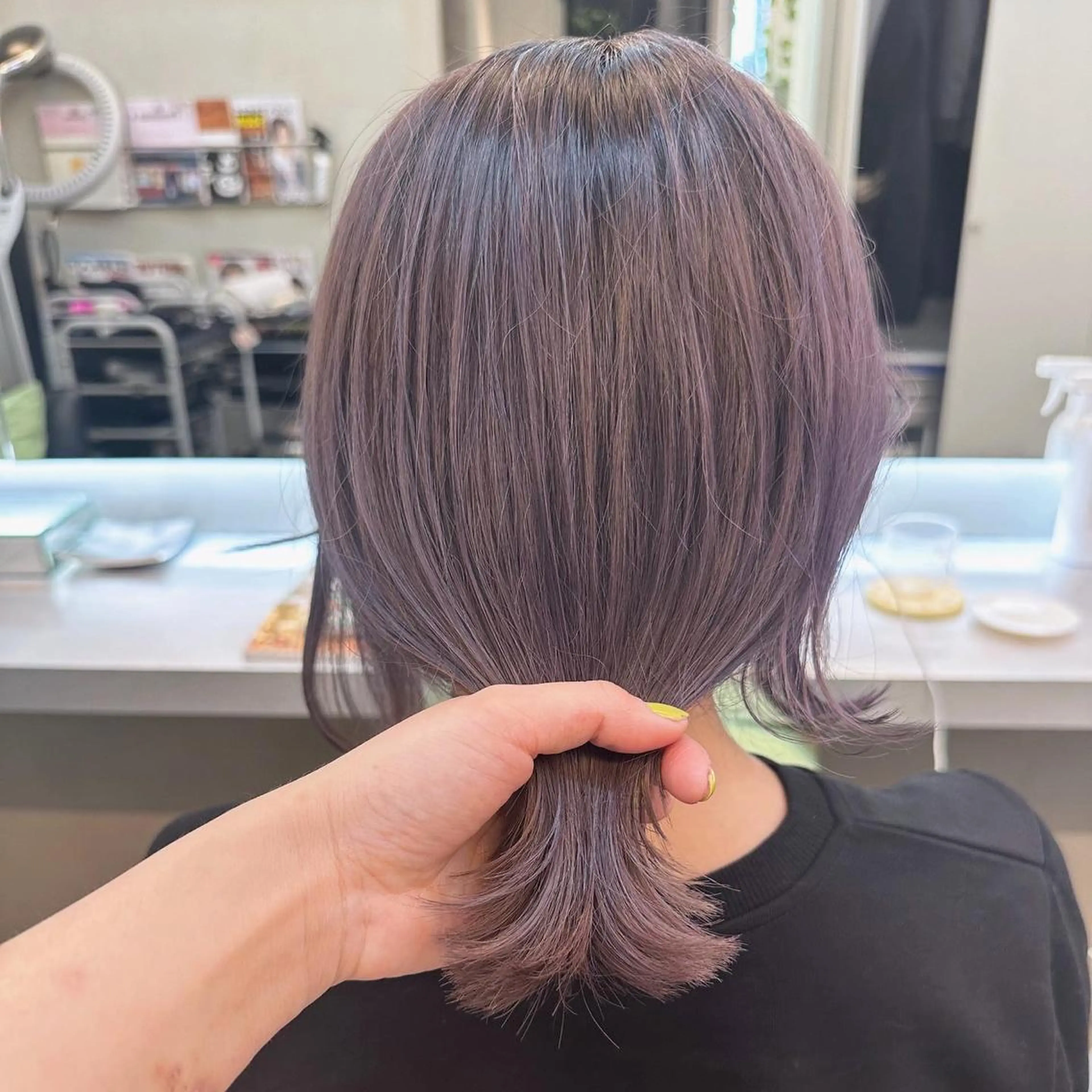 ミディアム カラー 岡野 静華のヘアスタイル
