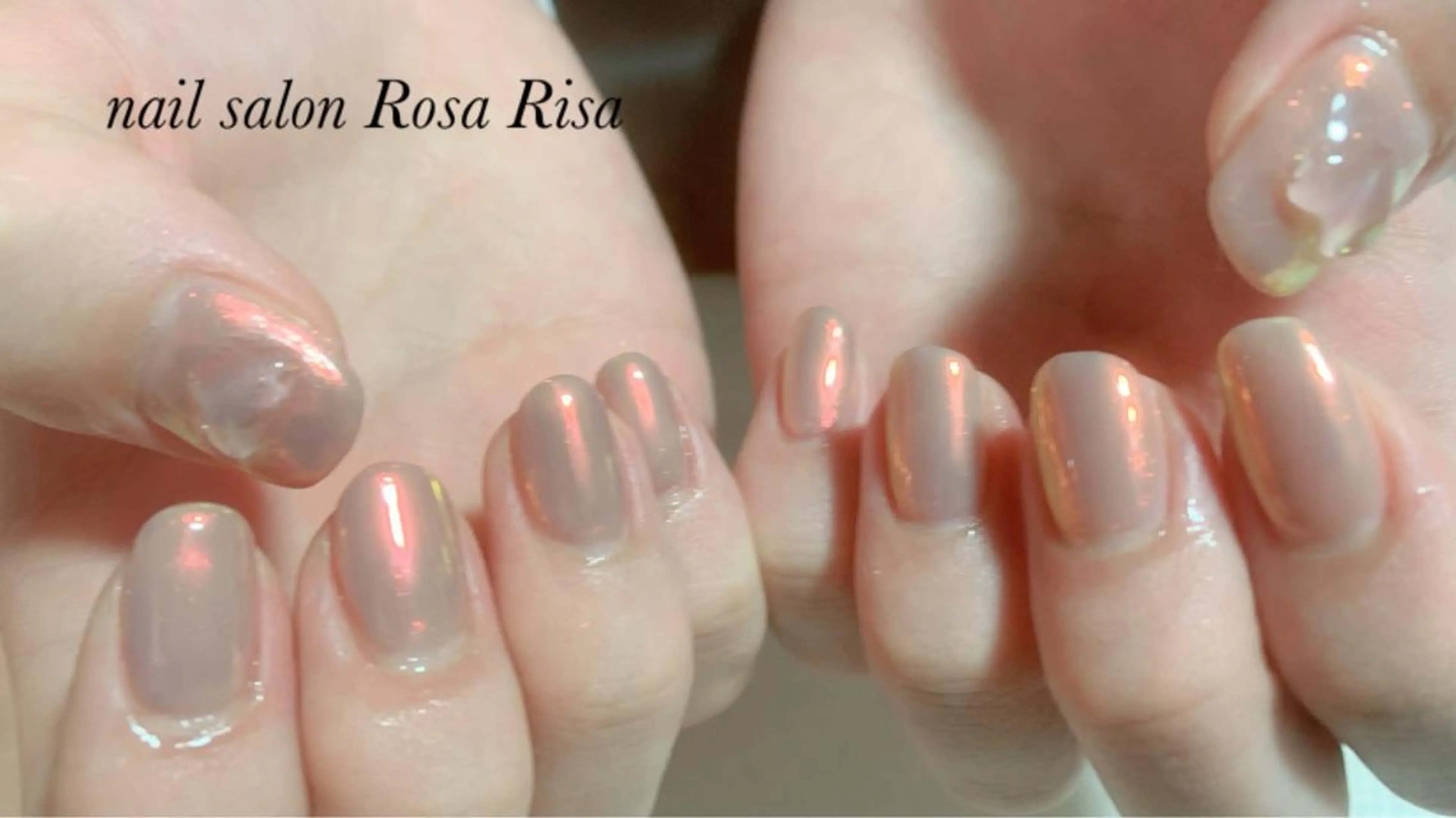 ミディアム ネイル ミラーネイル ネイルスタジオ シェイクユアハンズのネイルデザイン