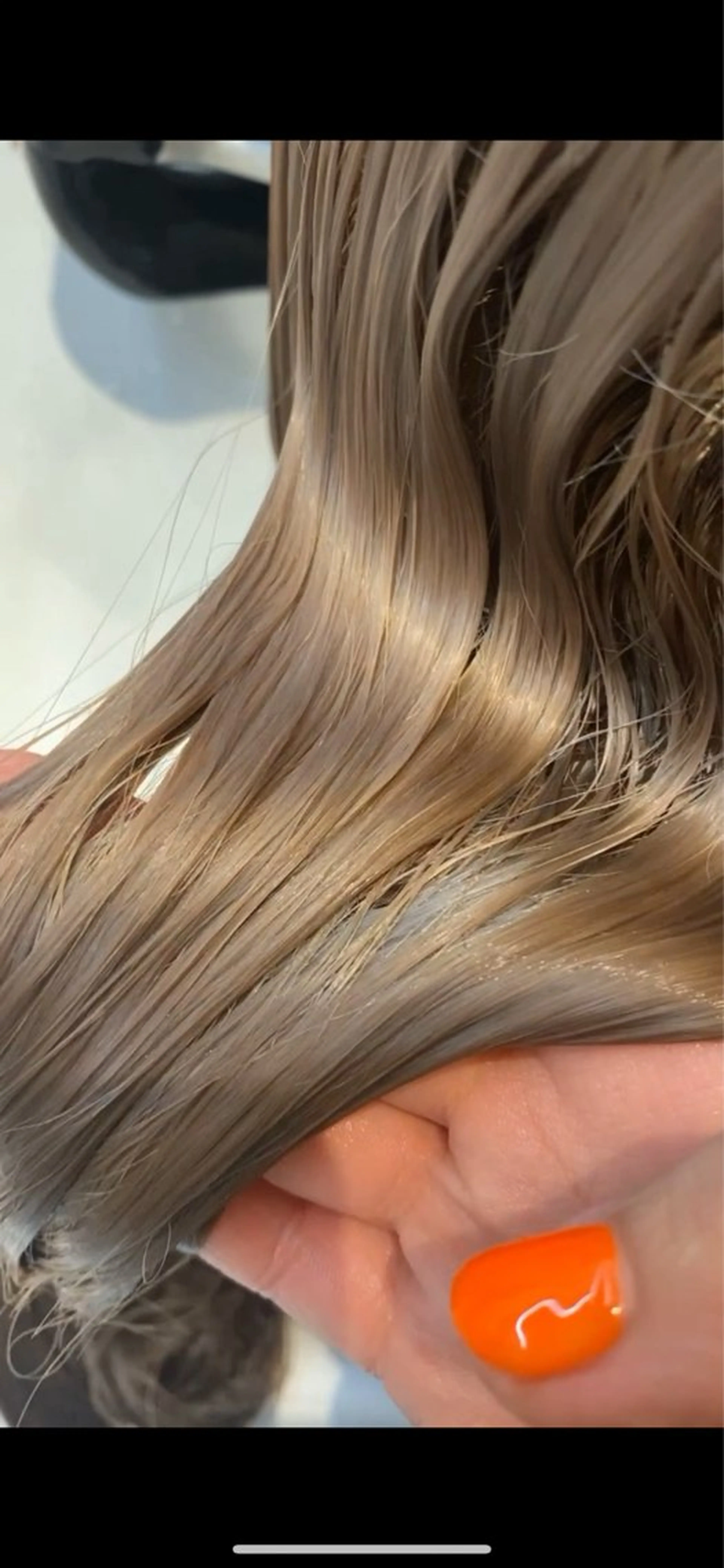 カラー ブリーチ nok所属・レイヤー/ベージュ/ どますず🌺のヘアスタイル