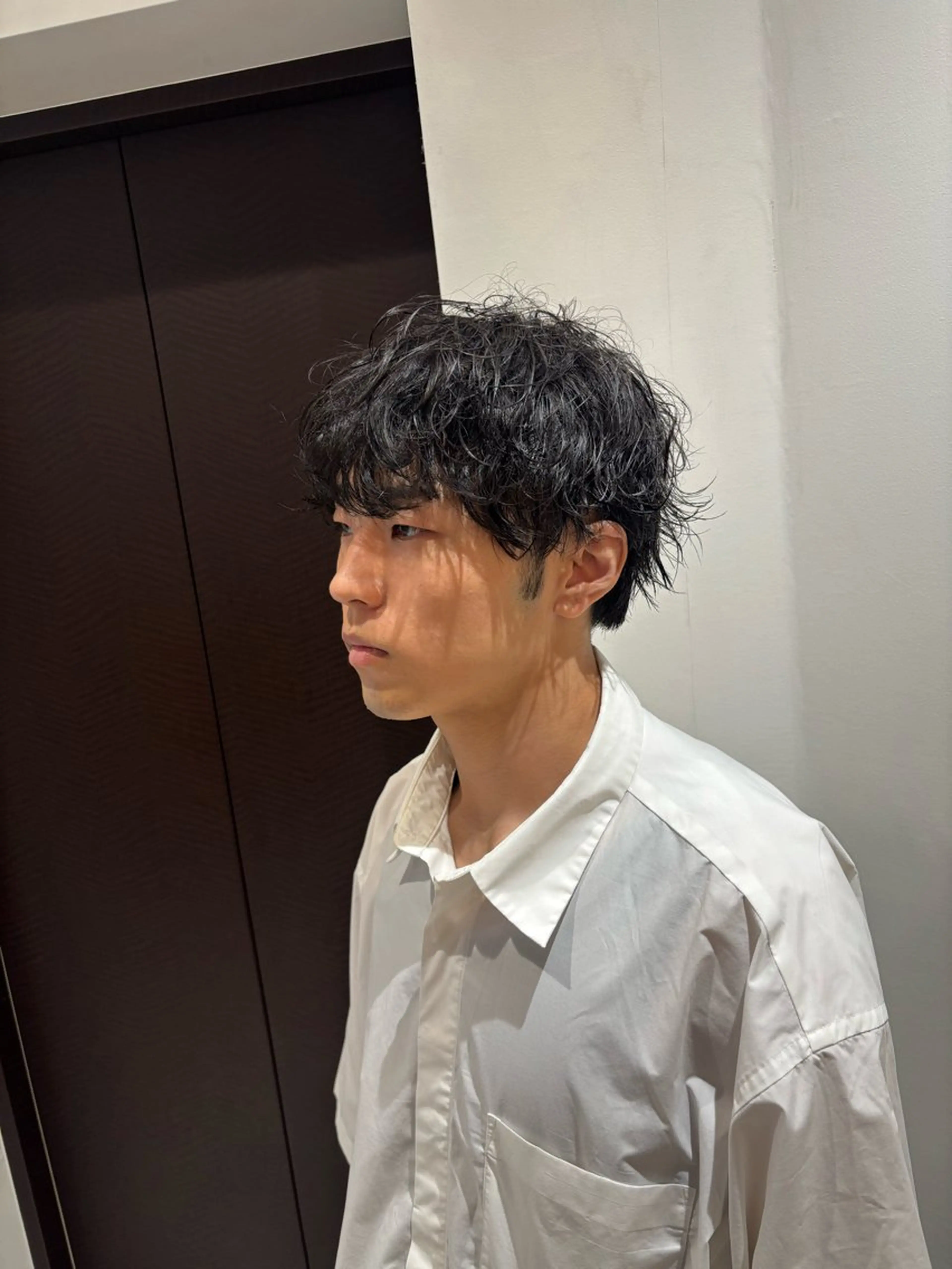 ミディアム パーマ メンズ ミディアムパーマ メンズパーマ カット パーマ トリートメント ヘアセット メンズ特化／韓国風 /江戸谷大晴のヘアスタイル