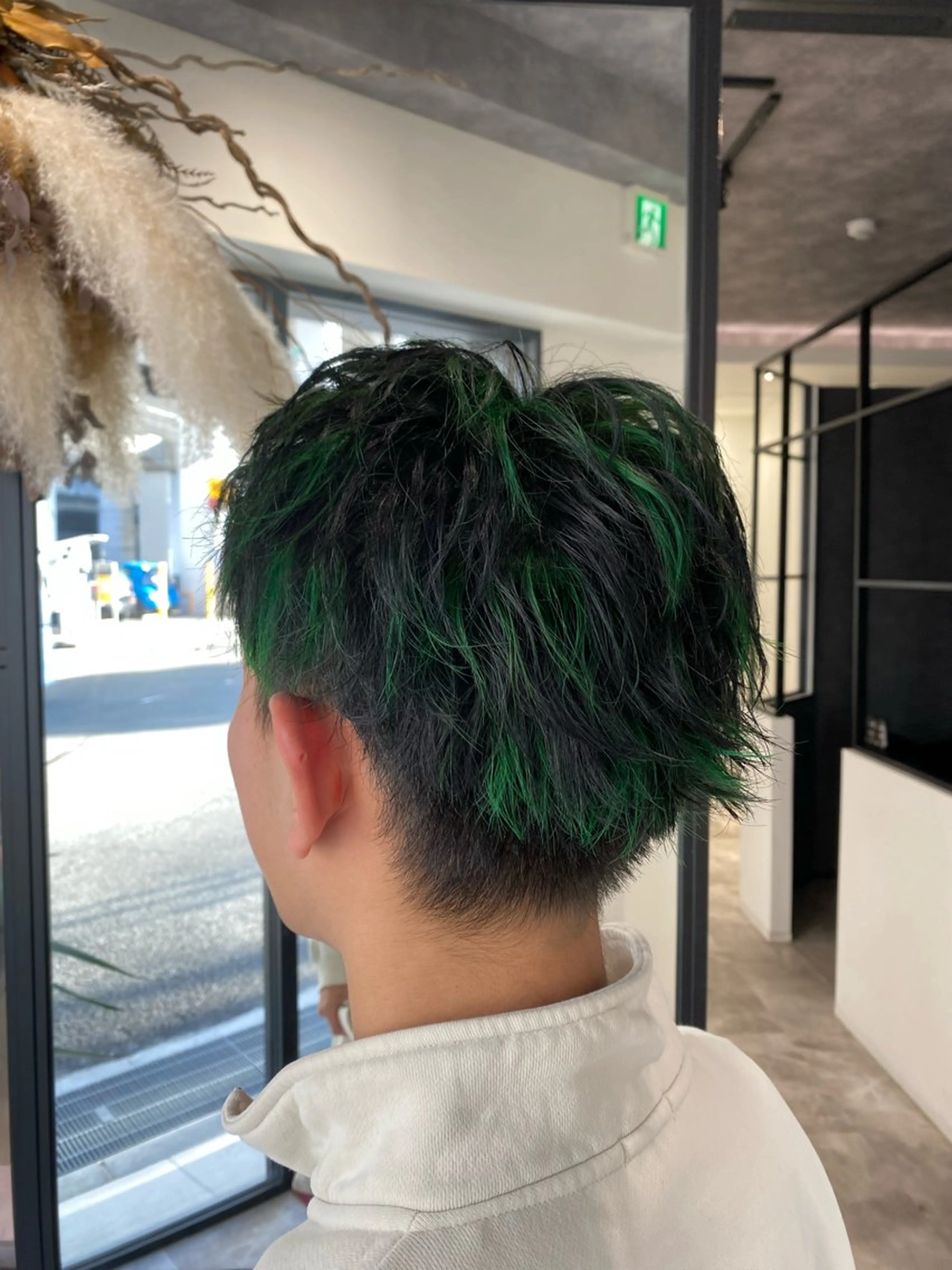 ショート カラー ハイライトカラー ハイライト ヘアセット 森口 竜三のヘアスタイル