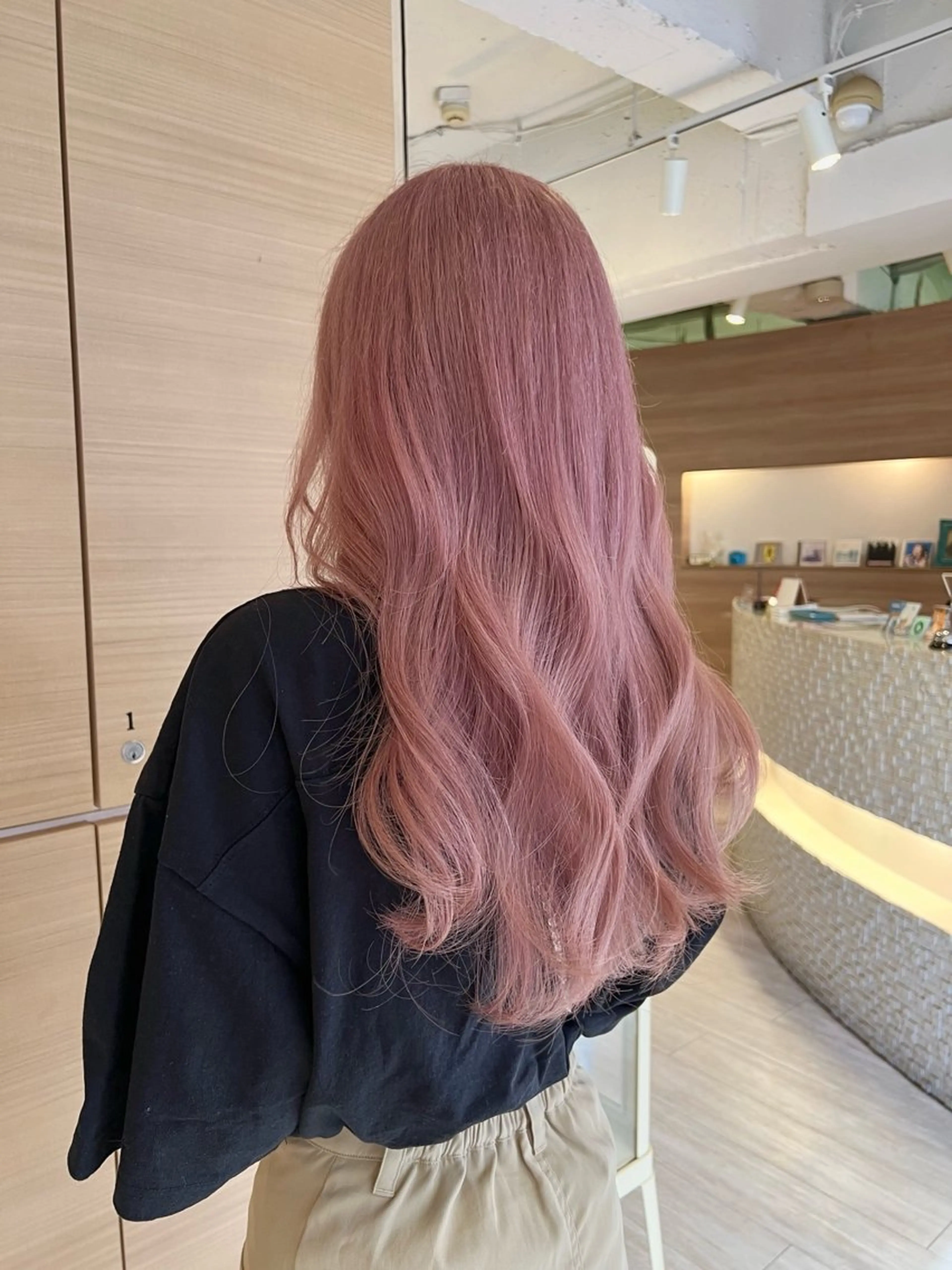 カラー R 横浜【アール】所属・ハイトーン/韓国 ヘア momo˚✧₊のヘアスタイル