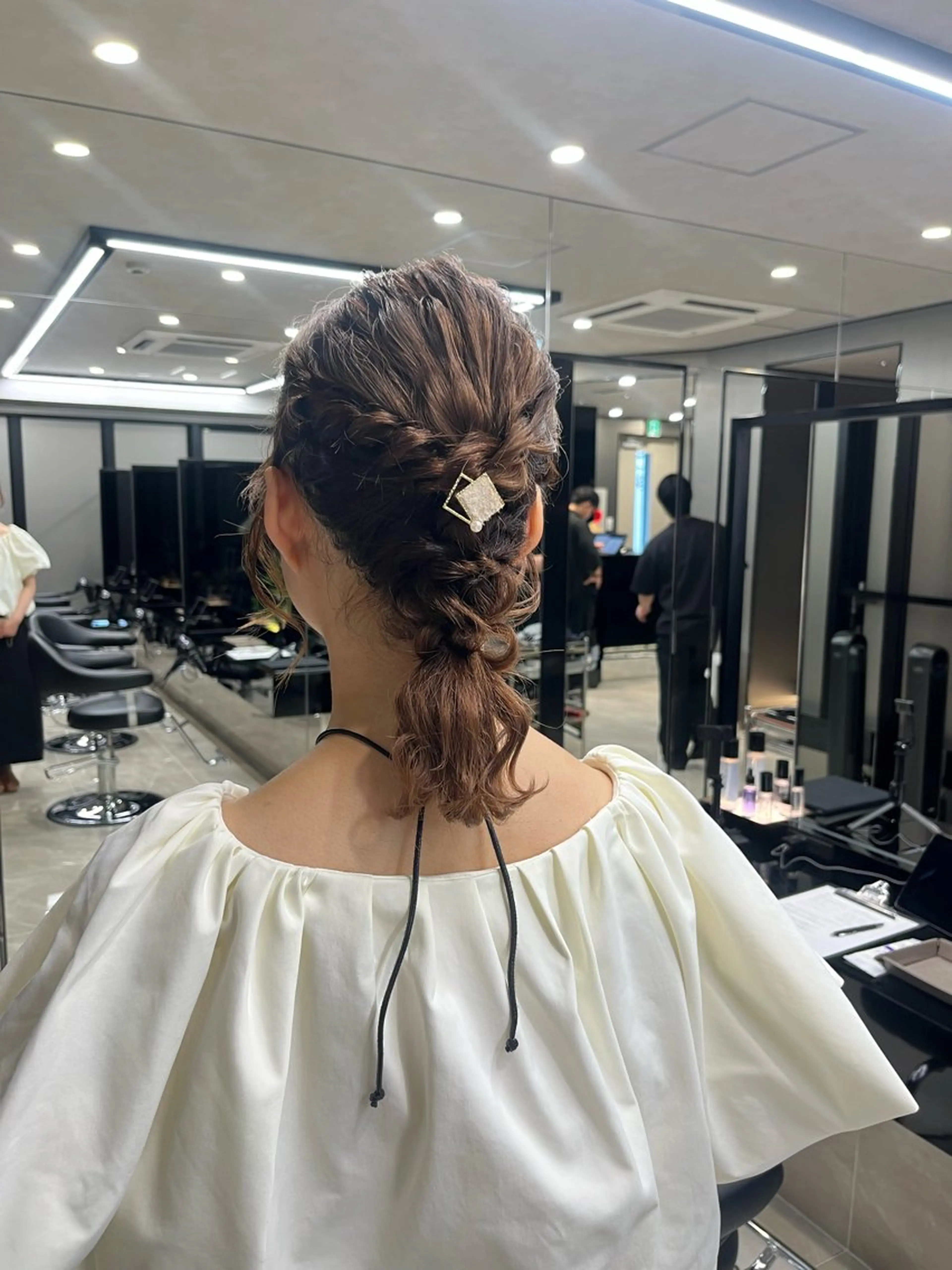 ミディアム ヘアアレンジ ウスイマイコ カット/ケアカラーのヘアスタイル