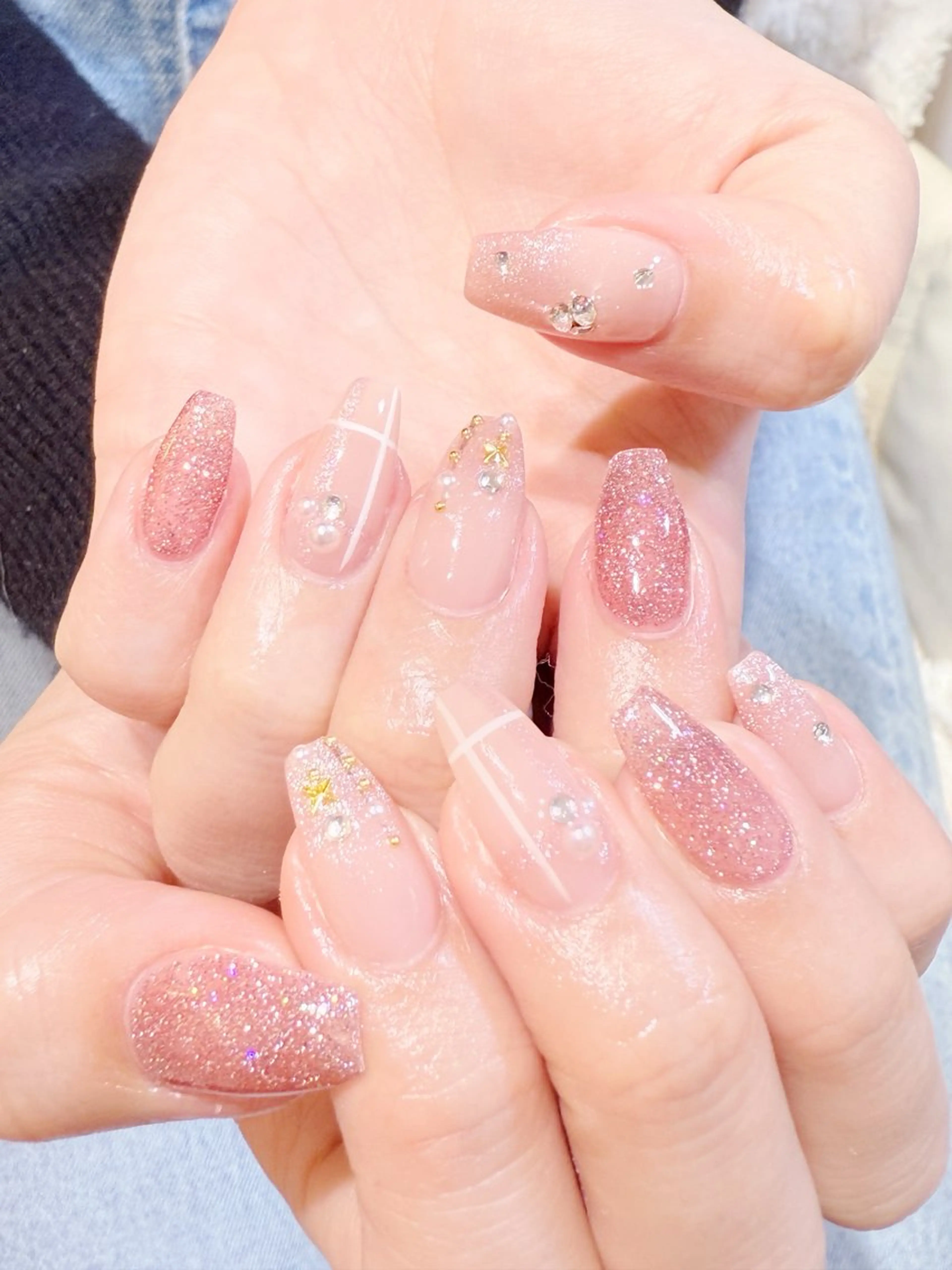 ネイル チークネイル 長さ出し フレンチネイル ガーリー キラキラネイル ハンドネイル ハンドケア NEW NAIL所属・NEW NAIL 池袋のネイルデザイン