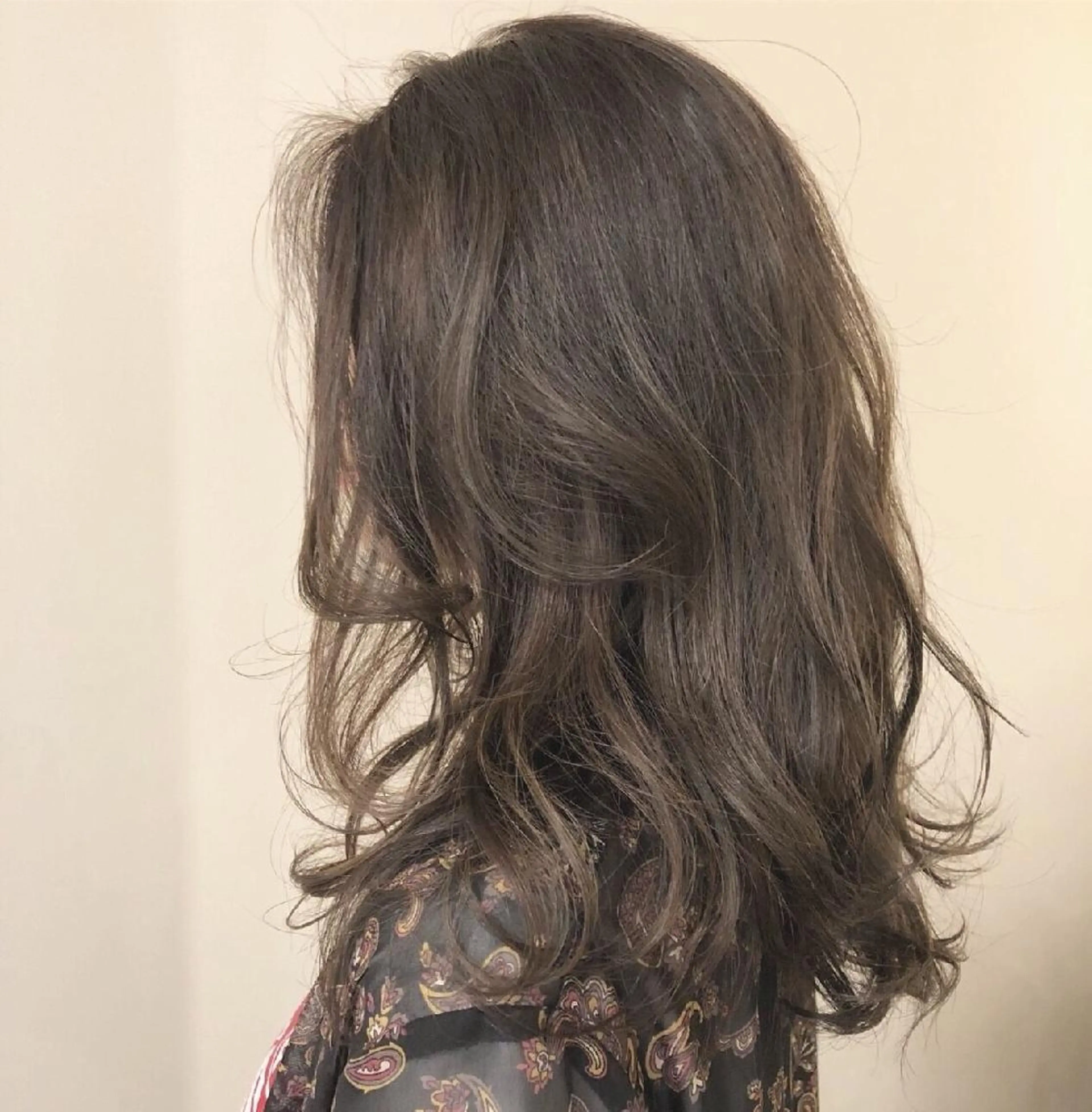 セミロング パーマ カラー 金曽 (天方) 美子のヘアスタイル