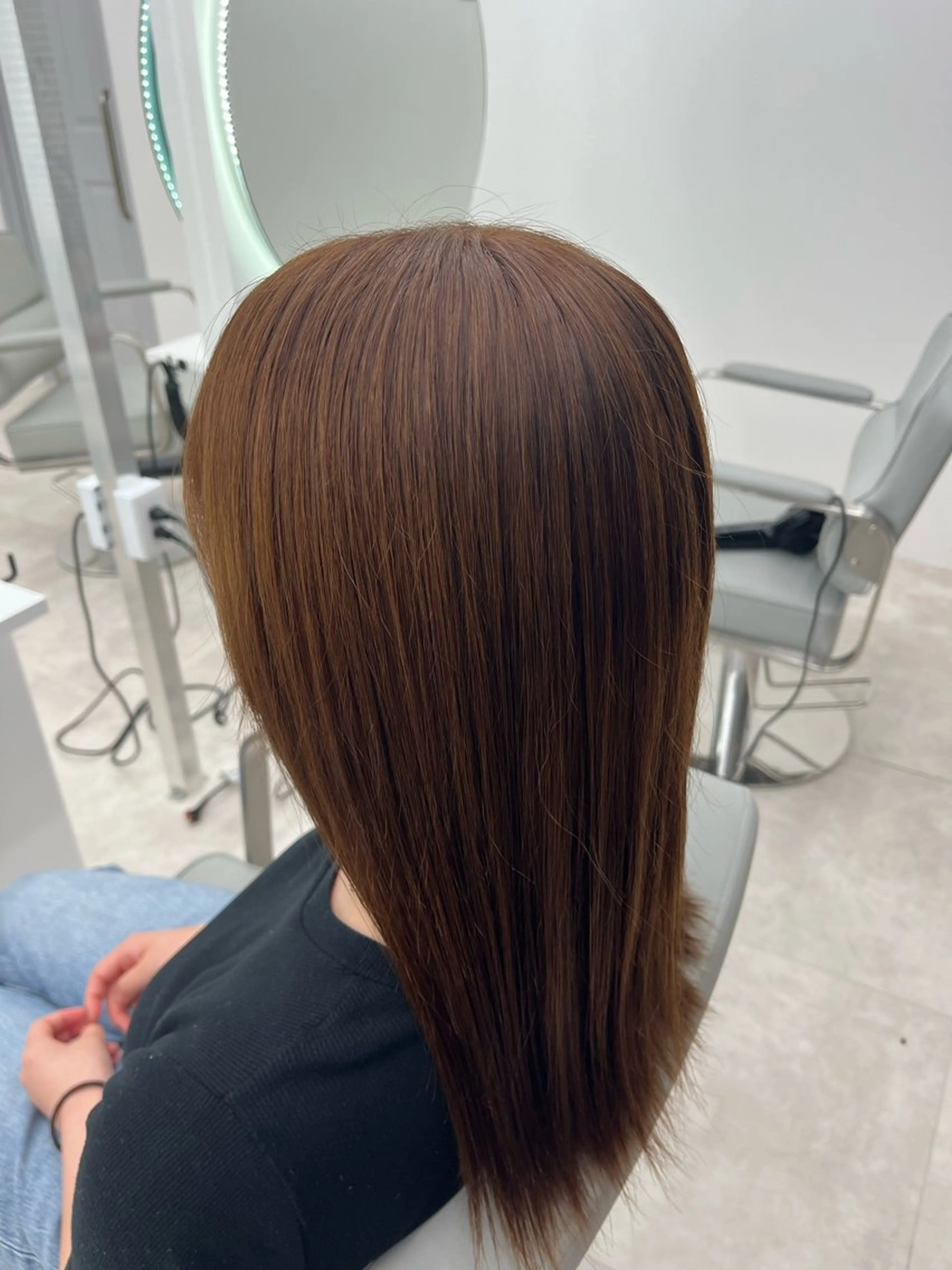 セミロング カラー ベージュカラー ブリーチ ブラウンカラー キャラメルブラウン ブリーチなしカラー 中山 都和のヘアスタイル