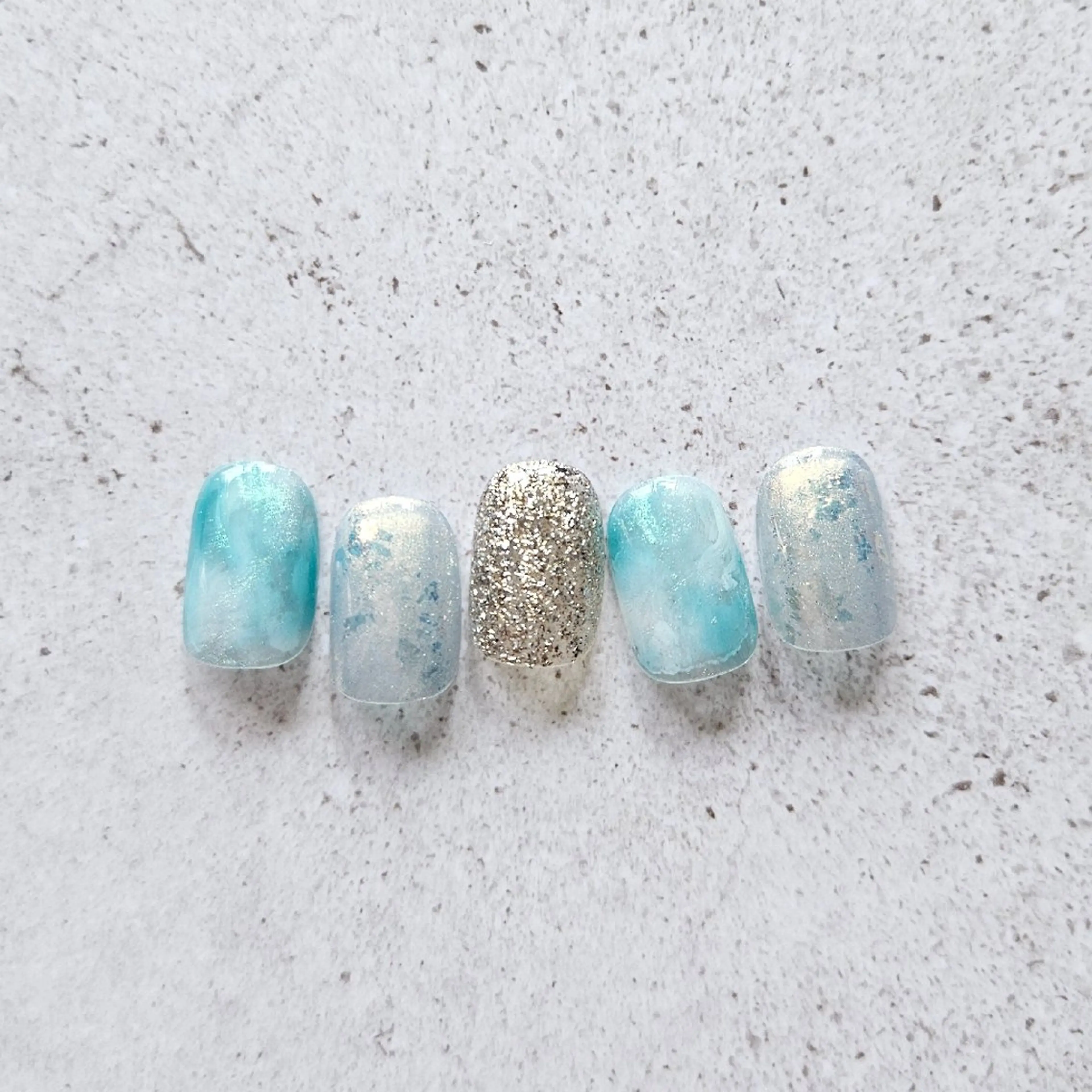 ネイル キラキラネイル 大理石ネイル(マーブル) シンプルネイル 夏ネイル ハンドネイル Nailsalon manoのネイルデザイン