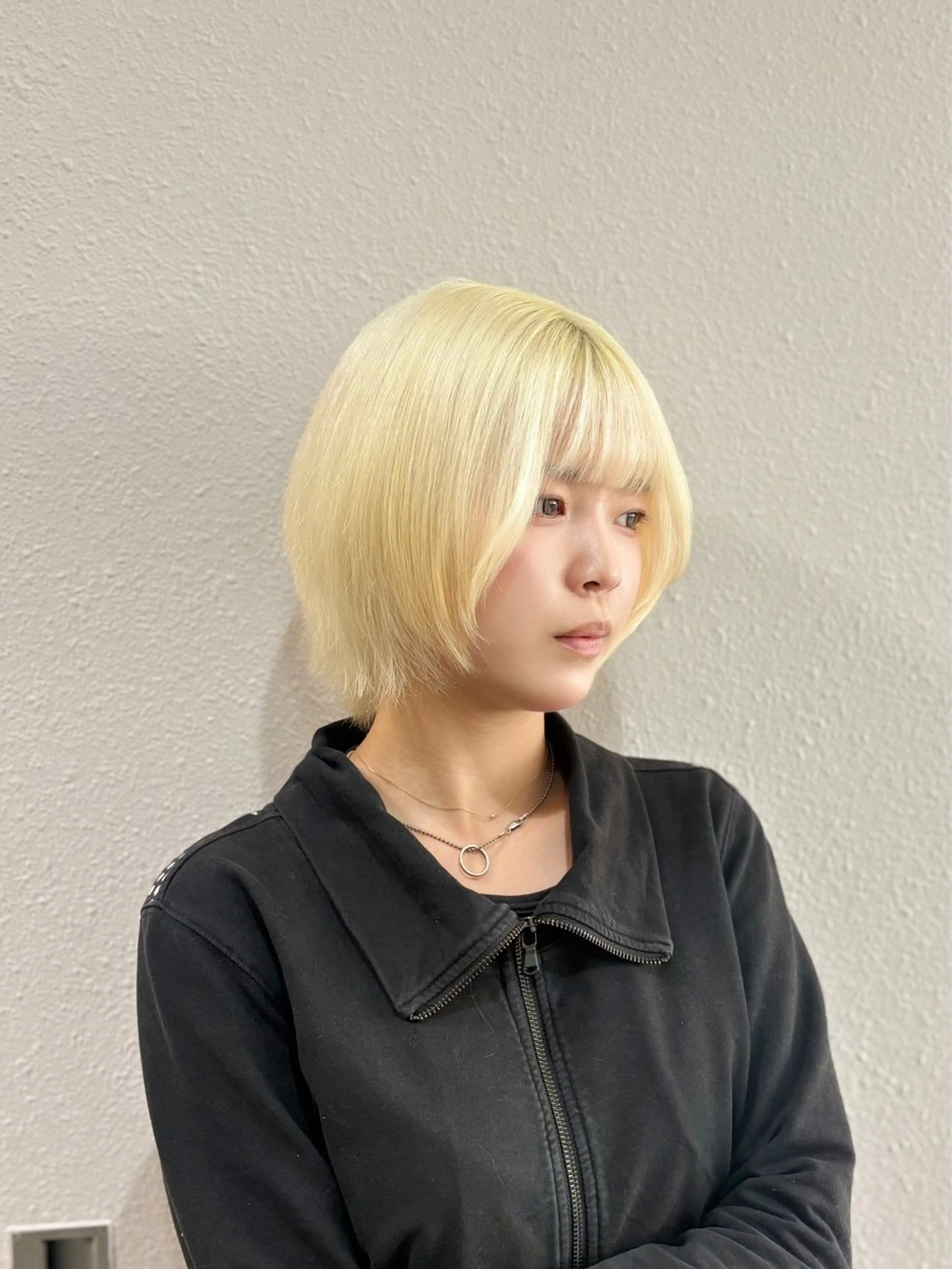 ショート カラー ヘアカラー トリートメント GaKu/ハイトーン /ブリーチ/レイヤーのヘアスタイル