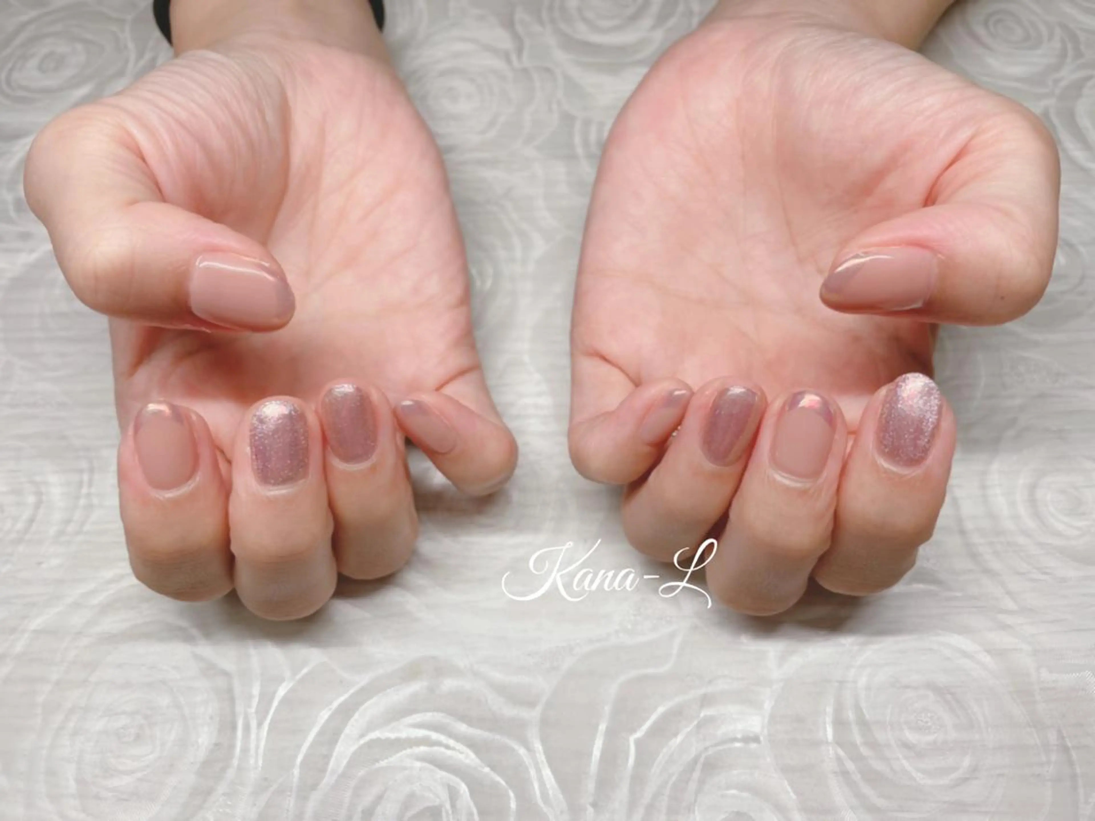 カラー ネイル オーロラネイル フレンチネイル マグネットネイル 芦辺 香奈のネイルデザイン