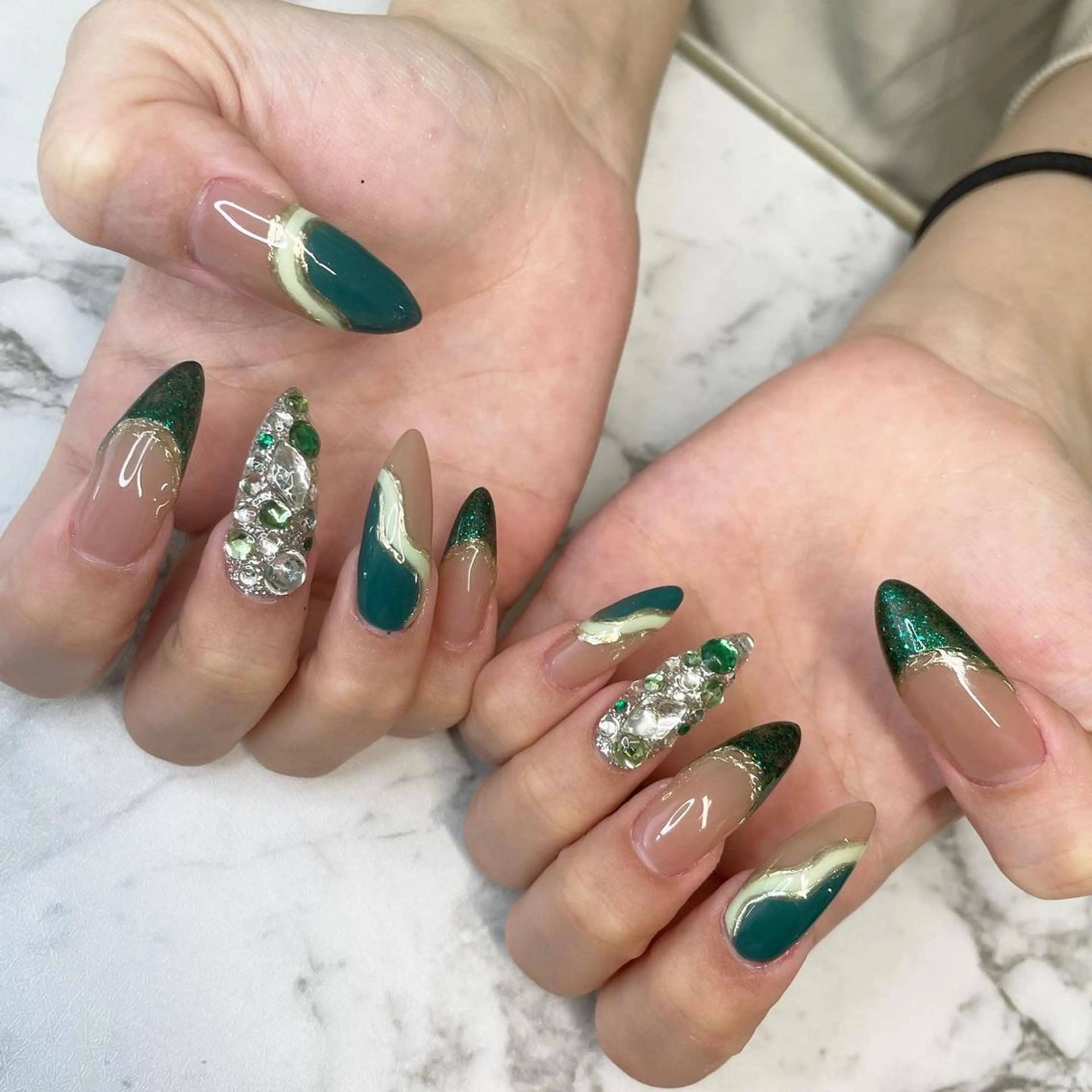 ネイル Beauty Salon amour所属・Seven's / NANAのネイルデザイン