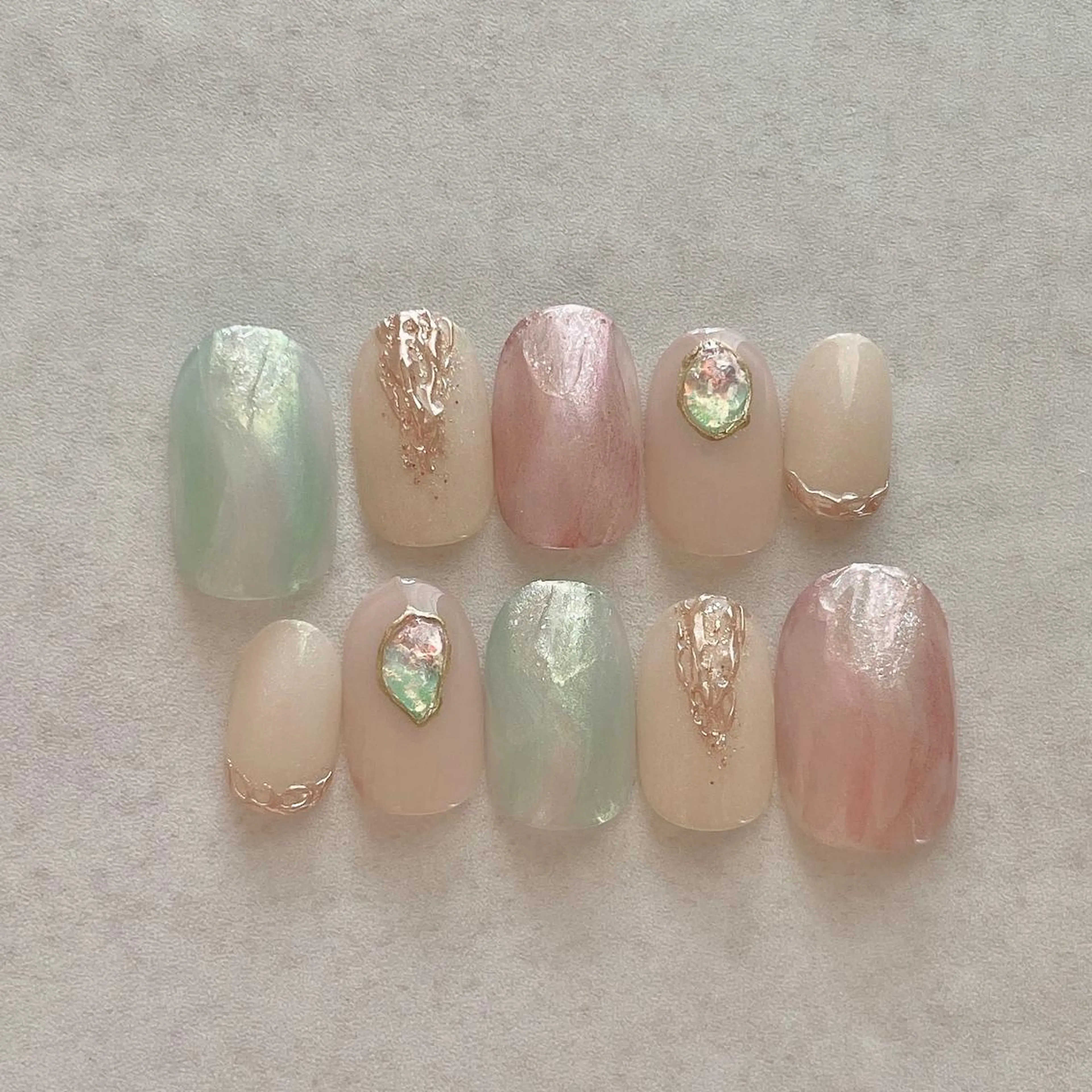 ネイル amulet TOMOMIのネイルデザイン