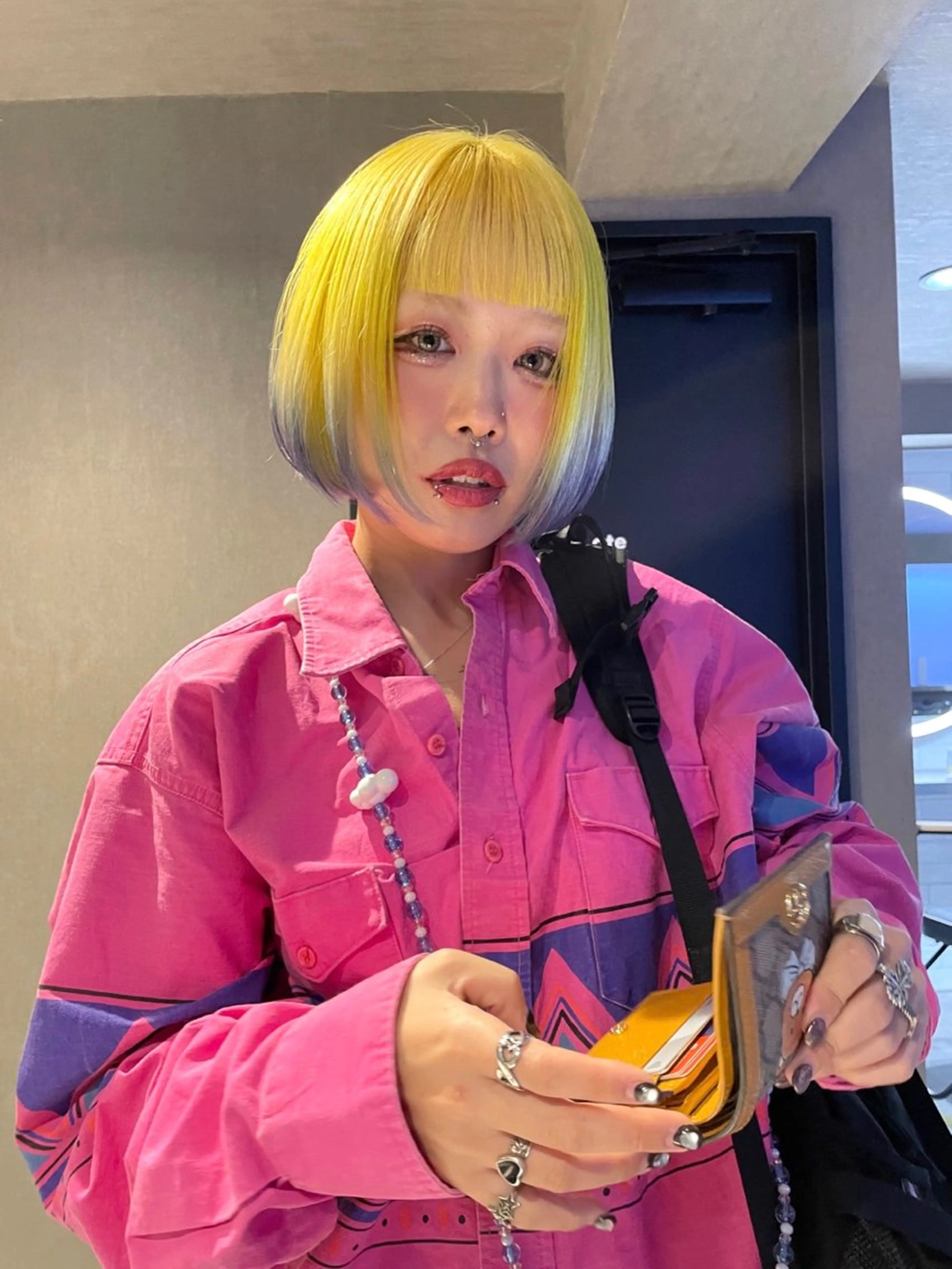 ショート カラー ブリーチ デザインカラー グラデーションカラー パープルカラー イエローカラー カット ヘアカラー トリートメント パーマ、ストパー モデル募集、ちはるのヘアスタイル