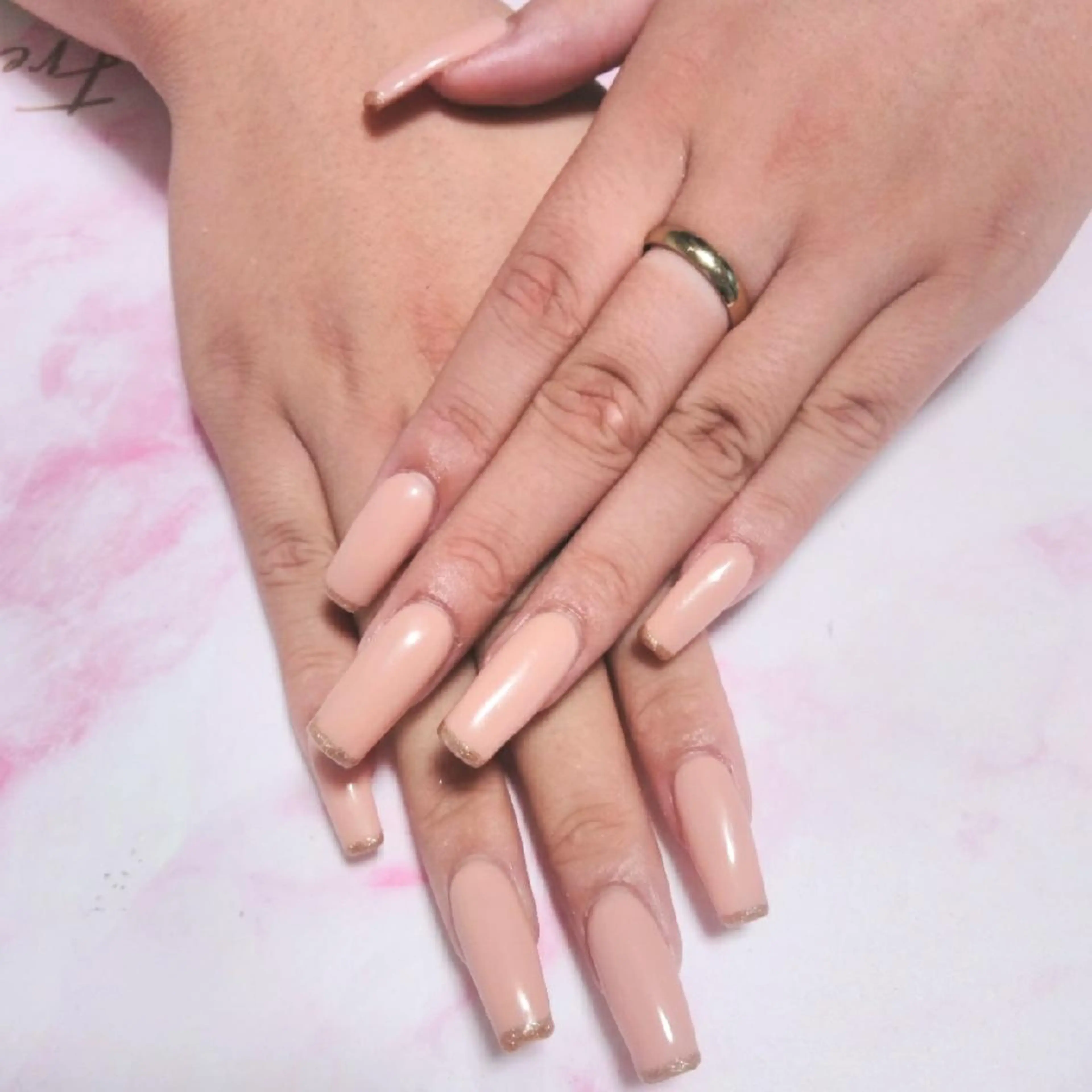 ネイル エステとネイル ローズコンフォートのネイルデザイン