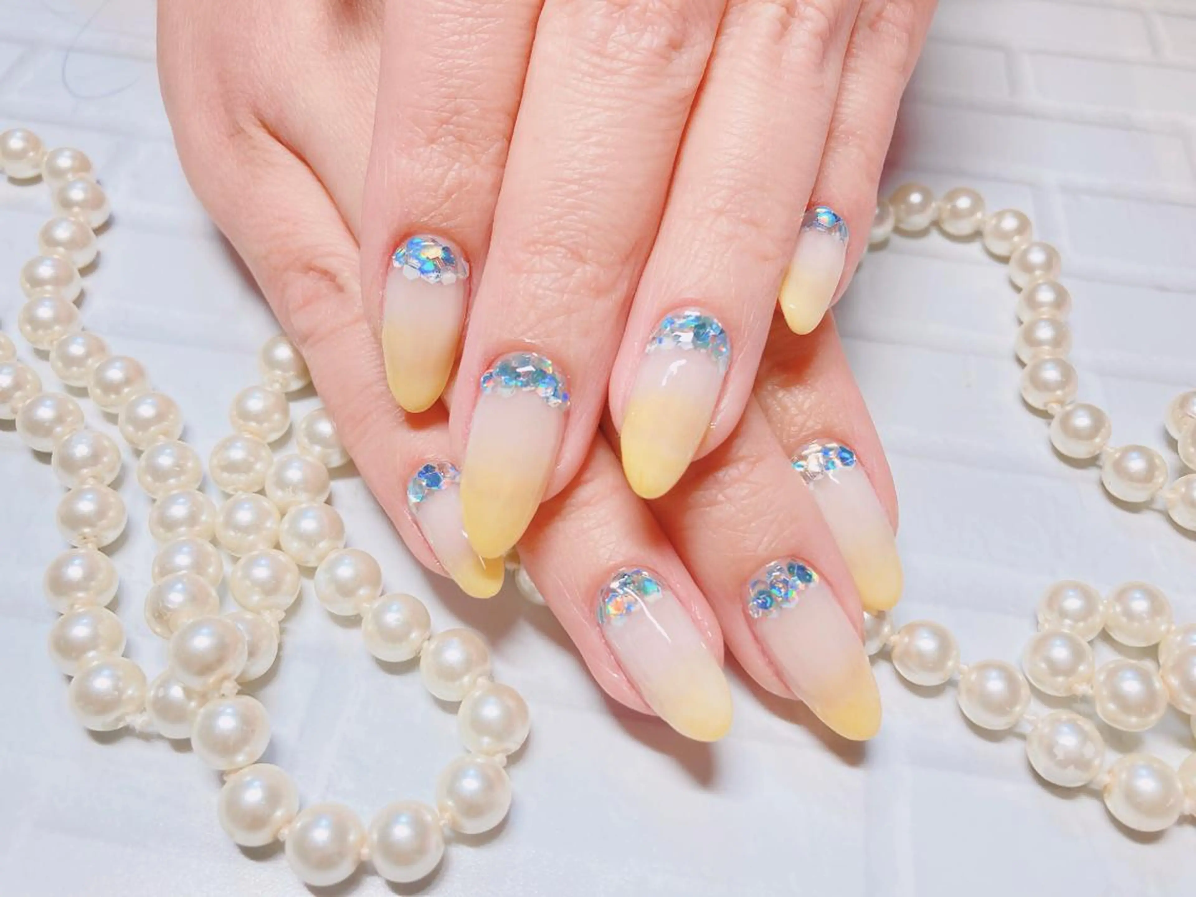 ネイル グラデーション キラキラネイル ハンドネイル ハンドケア ネイルサロン HARRYS所属・ネイル･脱毛サロン HARRYSのエステ・リラクイメージ