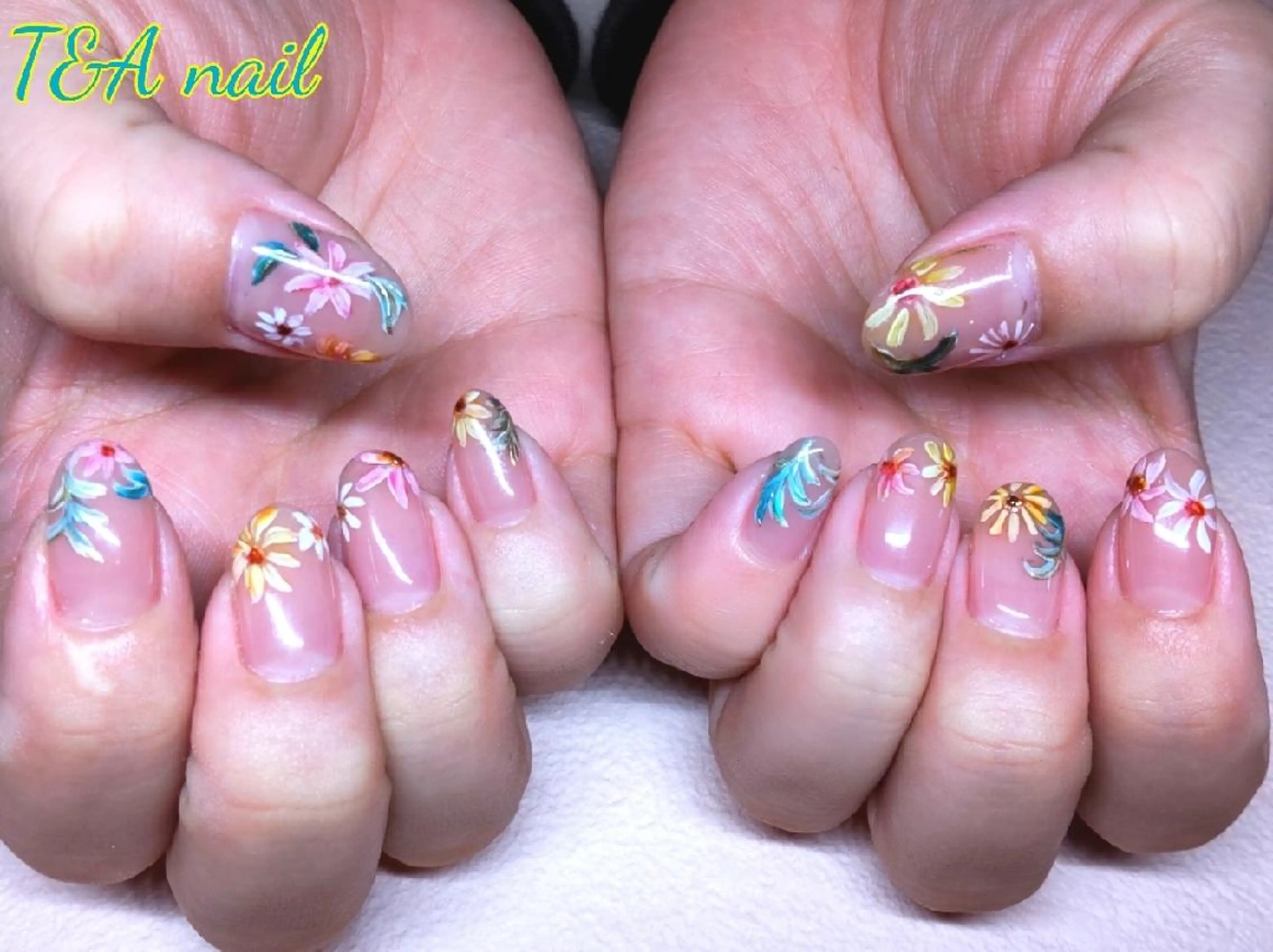 ミディアム ネイル 長さ出し フラワーネイル ジェルネイル ニュアンスネイル スカルプネイル ハンドネイル T&A nailのネイルデザイン