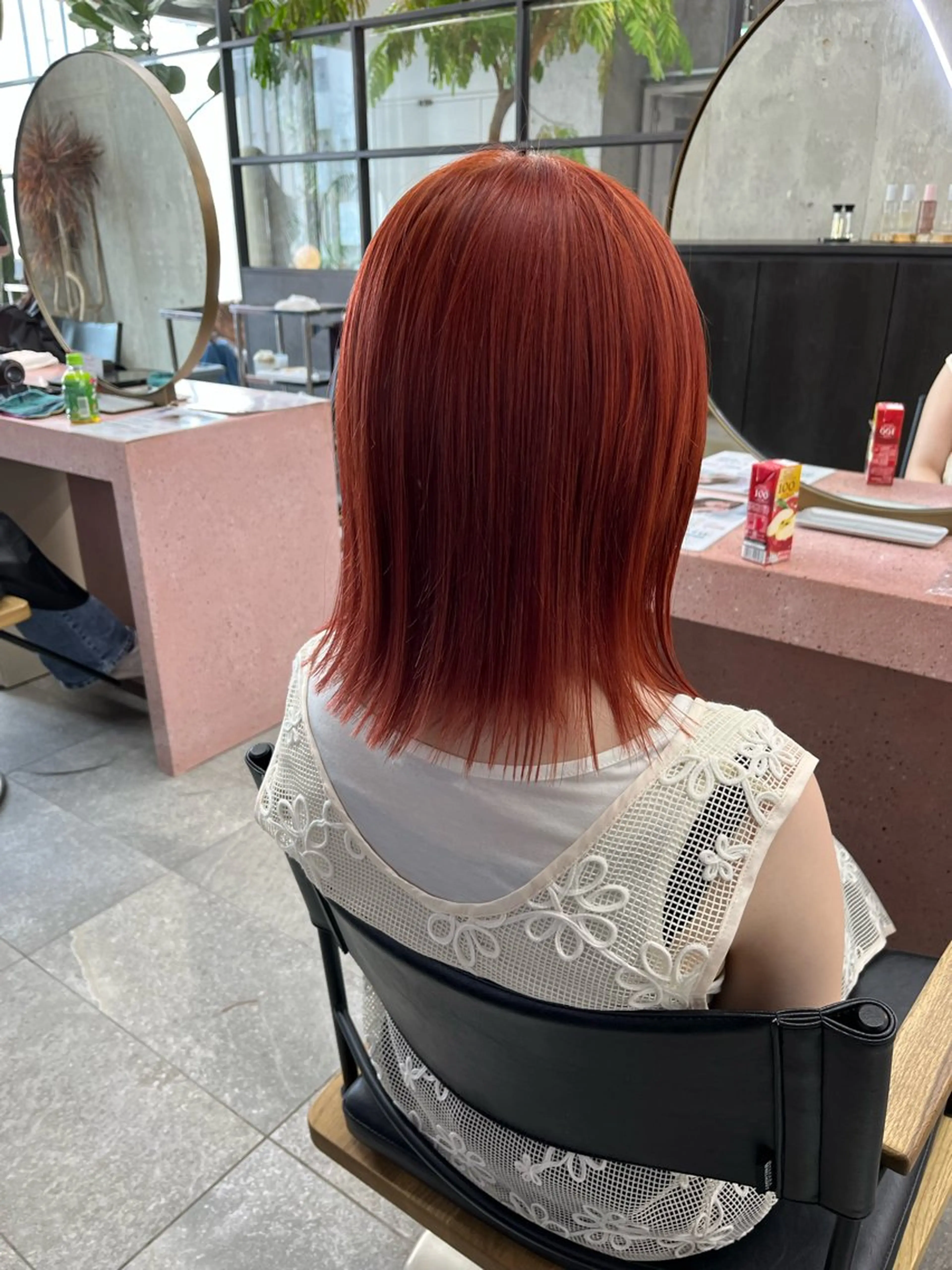 ミディアム カラー ブリーチ オレンジ オレンジピンク ピンクカラー カット ヘアカラー トリートメント 小木曽智美 /ボブ/ショートのヘアスタイル