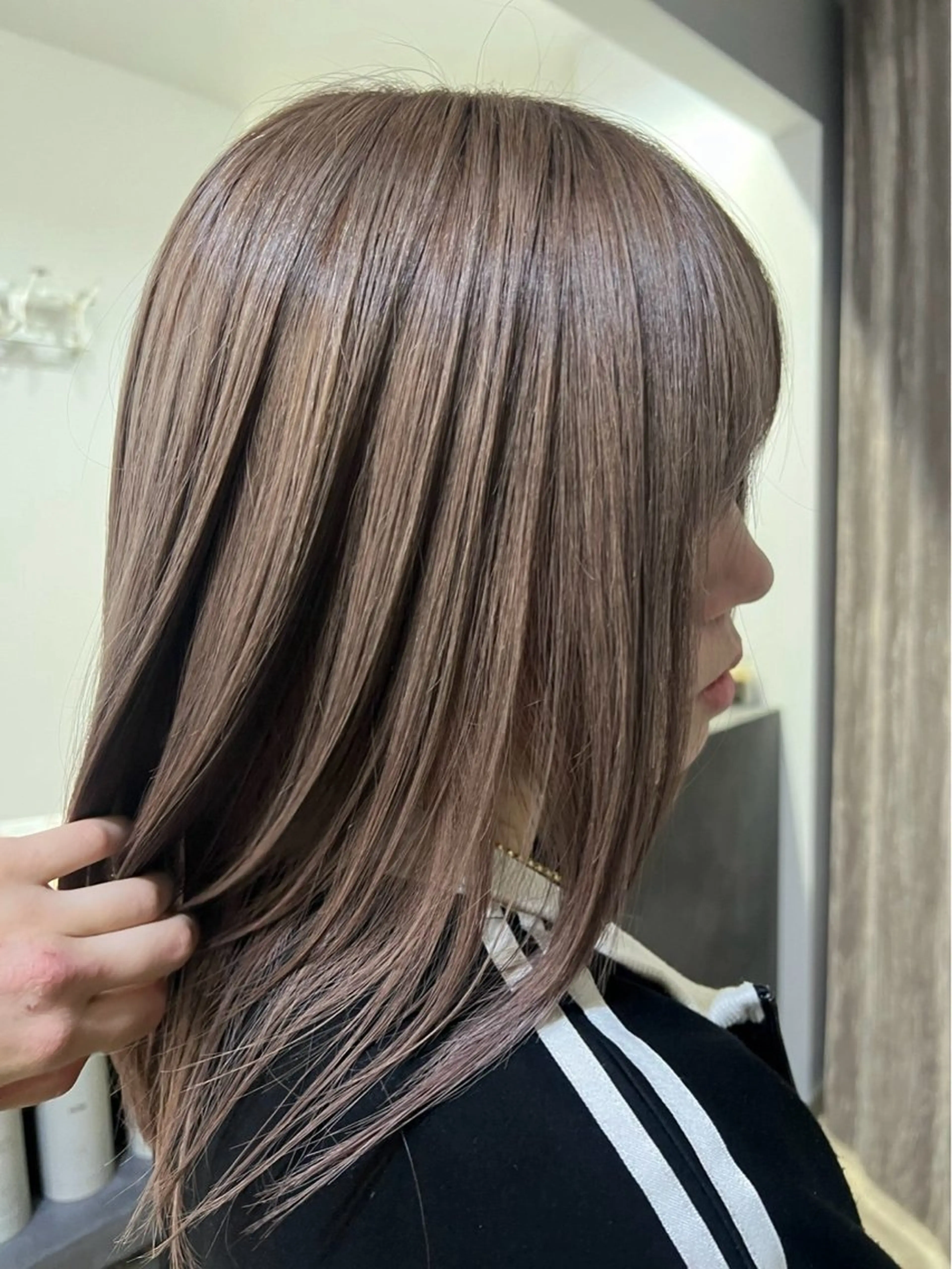 ミディアム 小番 茜海のヘアスタイル