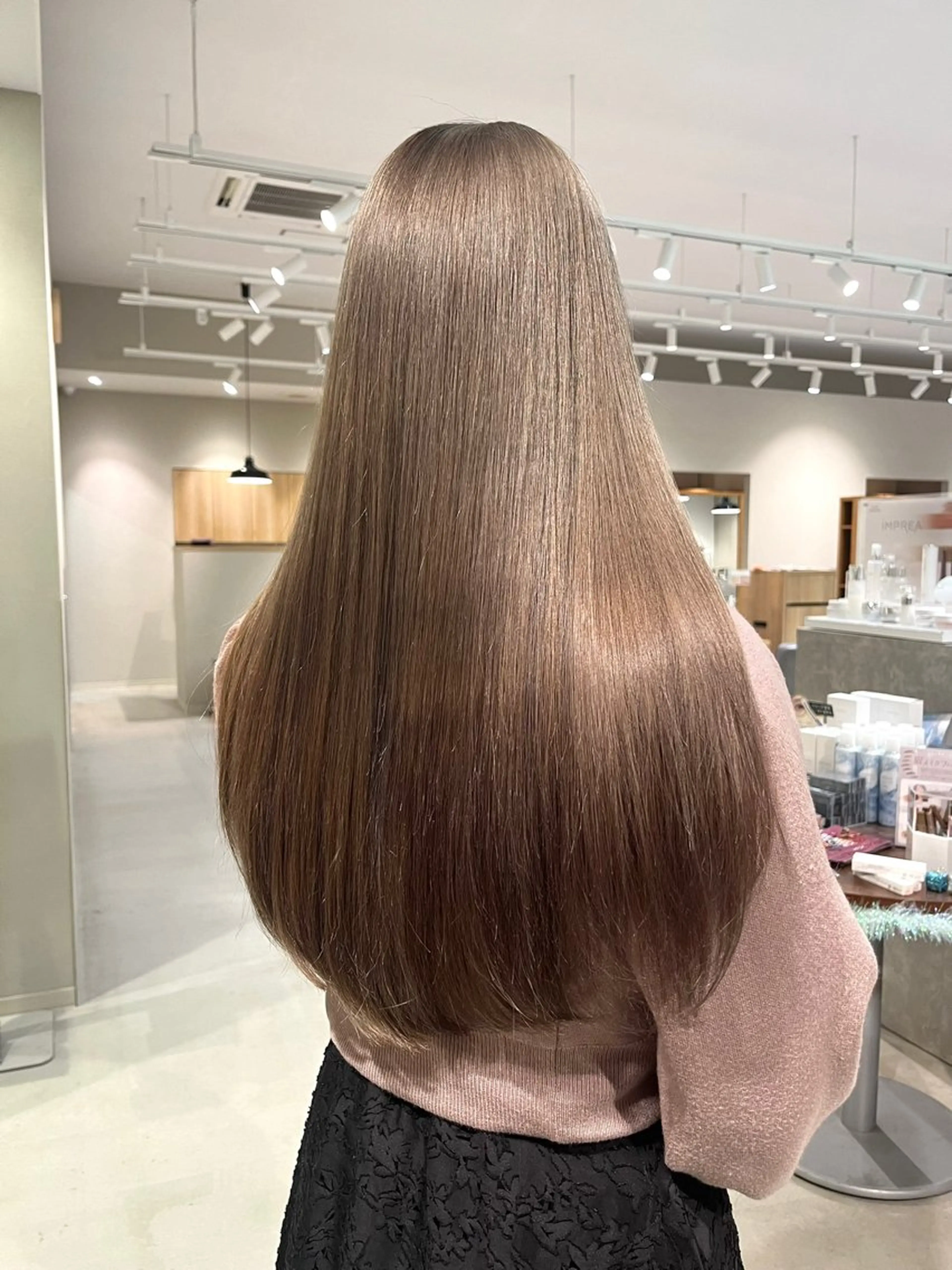 ロング カラー ベージュカラー ブリーチ 森 理音のヘアスタイル