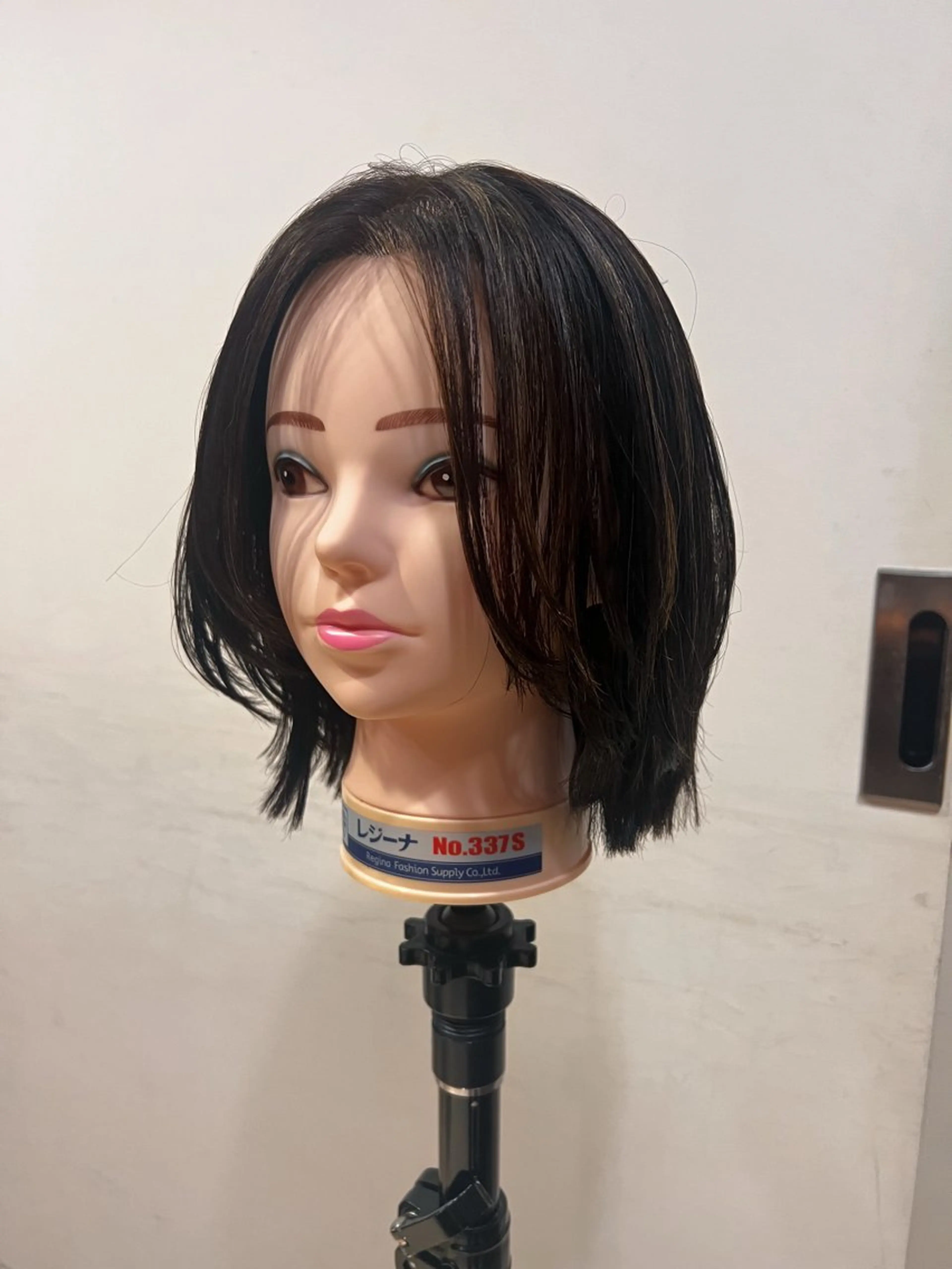 ショート ボブレイヤー ボブ レイヤーカット リリカ🐈‍⬛ブリー チカラー/上永谷のヘアスタイル