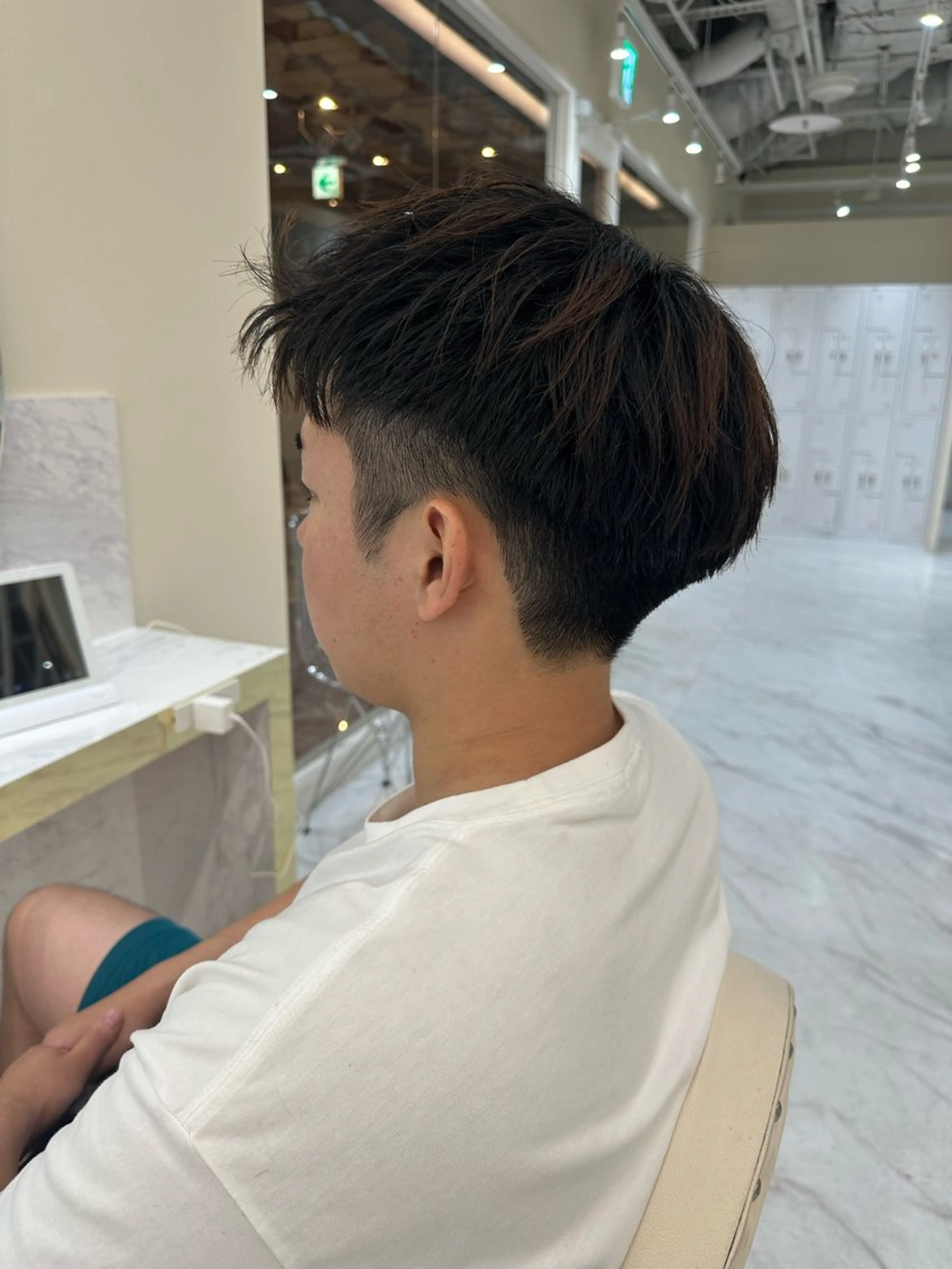 ショート カラー メンズ センターパート マッシュ 刈り上げ カット メンズ/心斎橋/ Momoka💎🫧のヘアスタイル