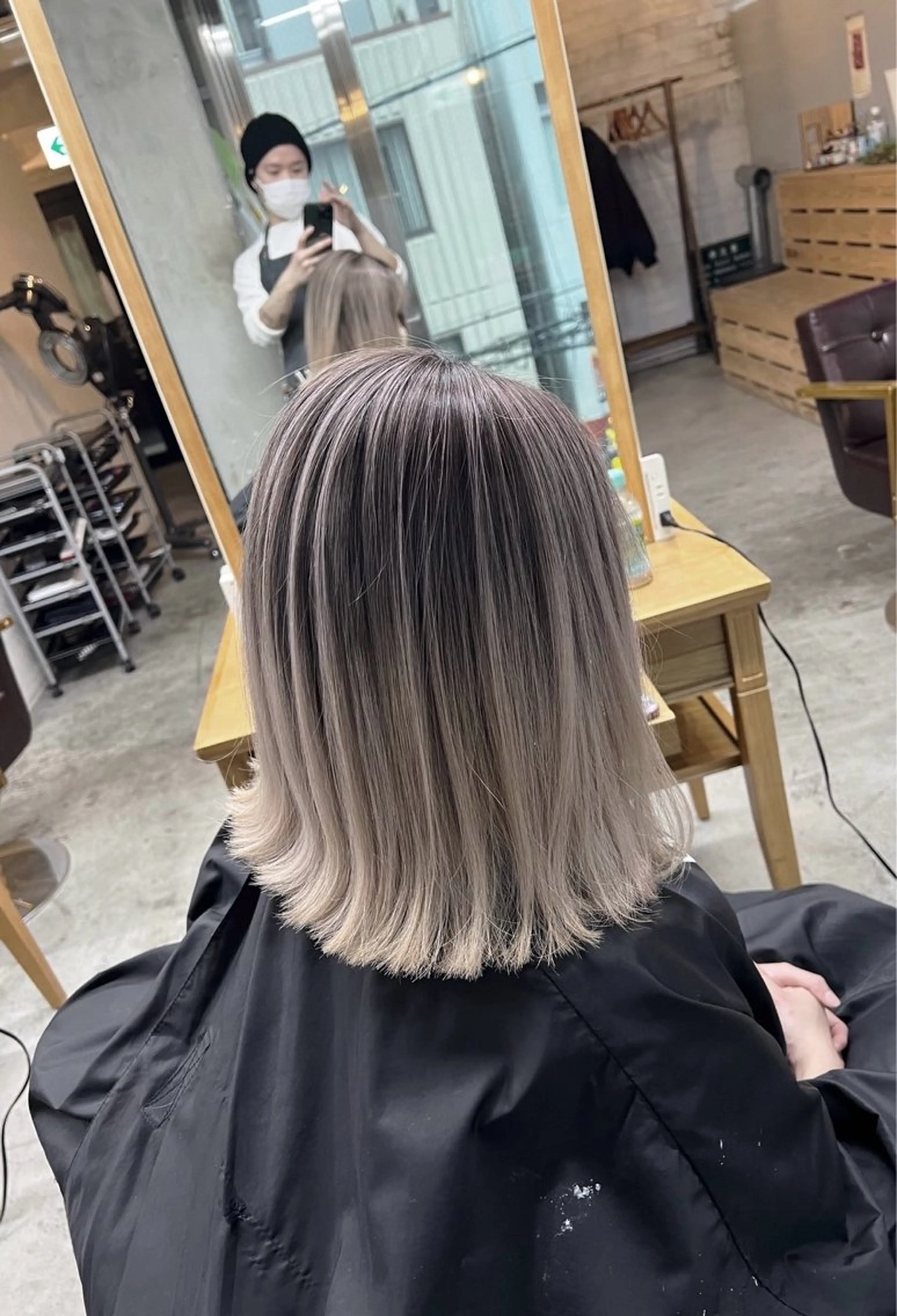 ショート カラー バレイヤージュ グレージュ レイヤーカット ヘアカラー トリートメント ROBIN所属・指名数No.1 /NAOYAのヘアスタイル
