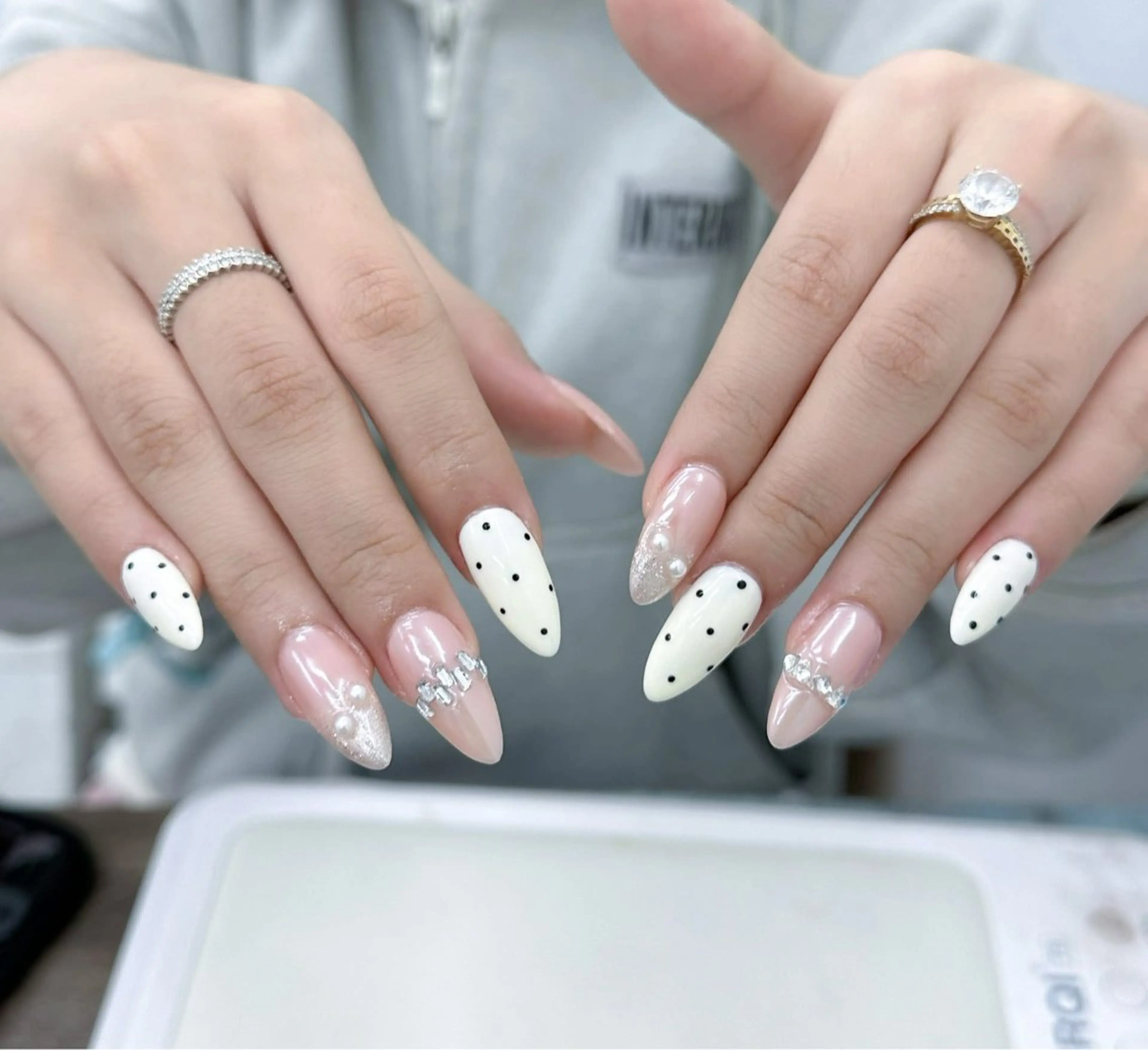 ネイル オーロラネイル ブルー チークネイル 長さ出し フットネイル ハンドネイル JIN 168 新大久保のネイルデザイン