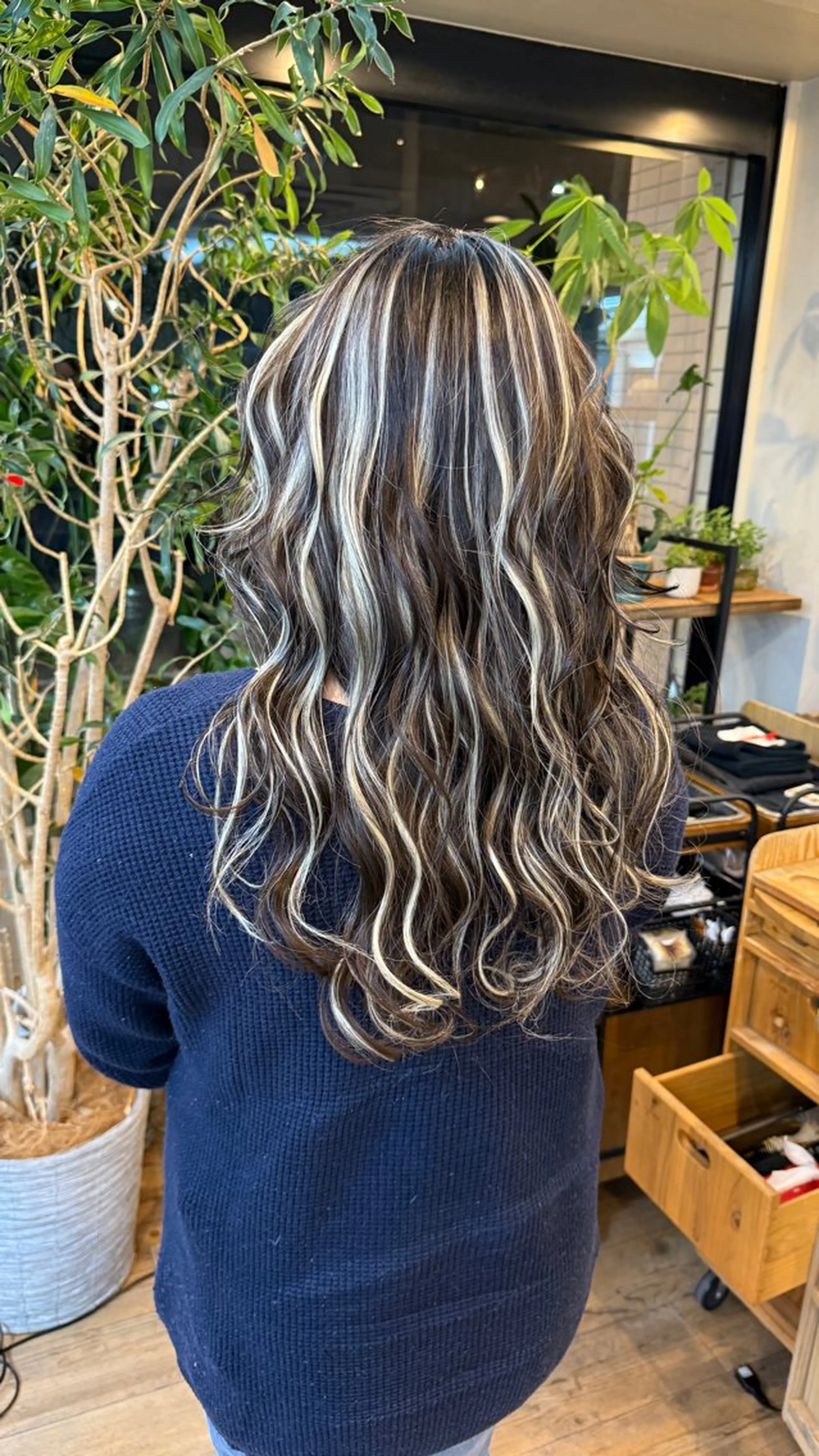 ロング ハイライト Cure2所属・🌈白いハイライト 🌈 🐶ノザワ🐶のヘアスタイル