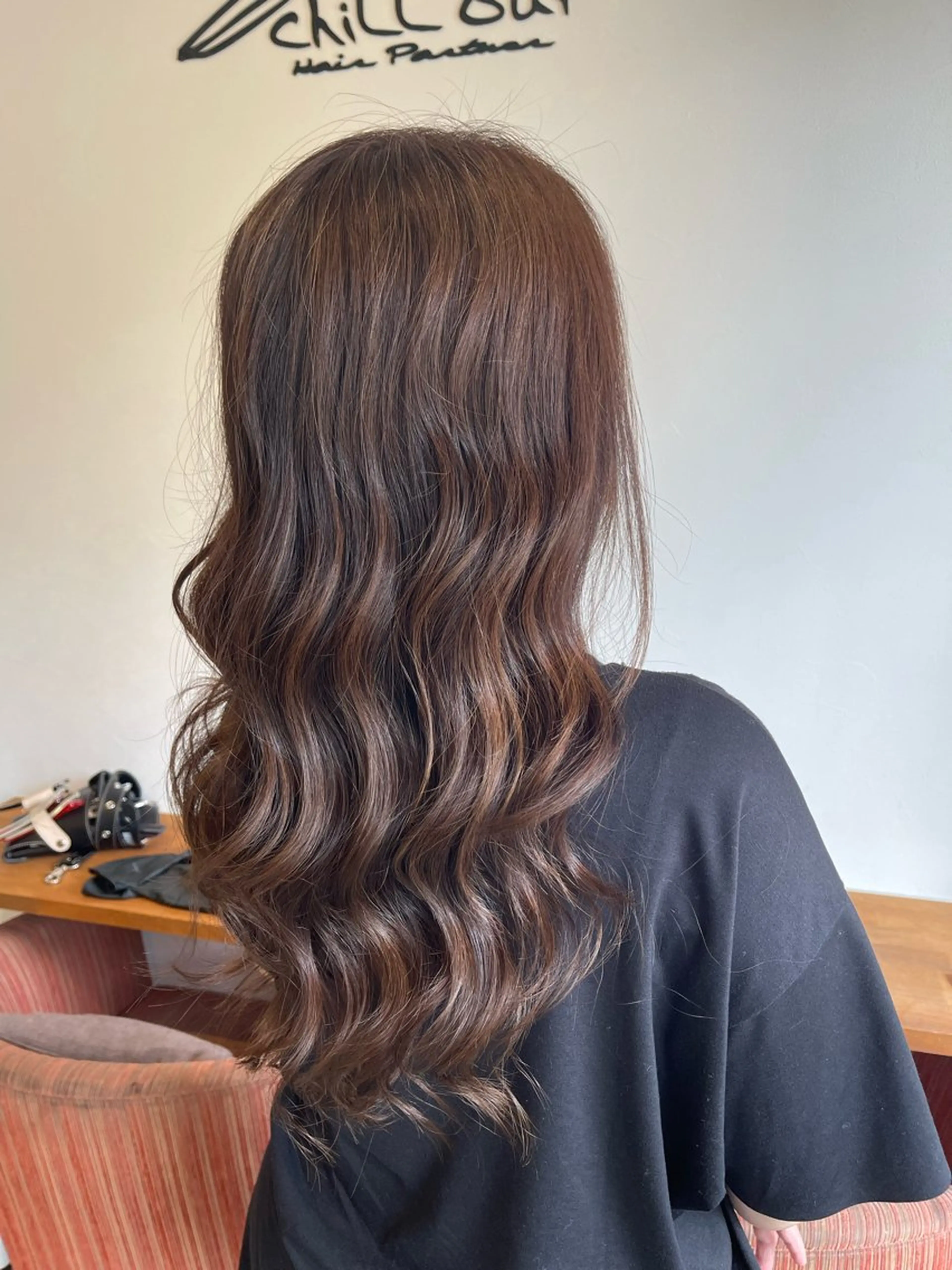 ロング レイヤーカット カット ヘアカラー トリートメント chill out 甲斐千尋のヘアスタイル