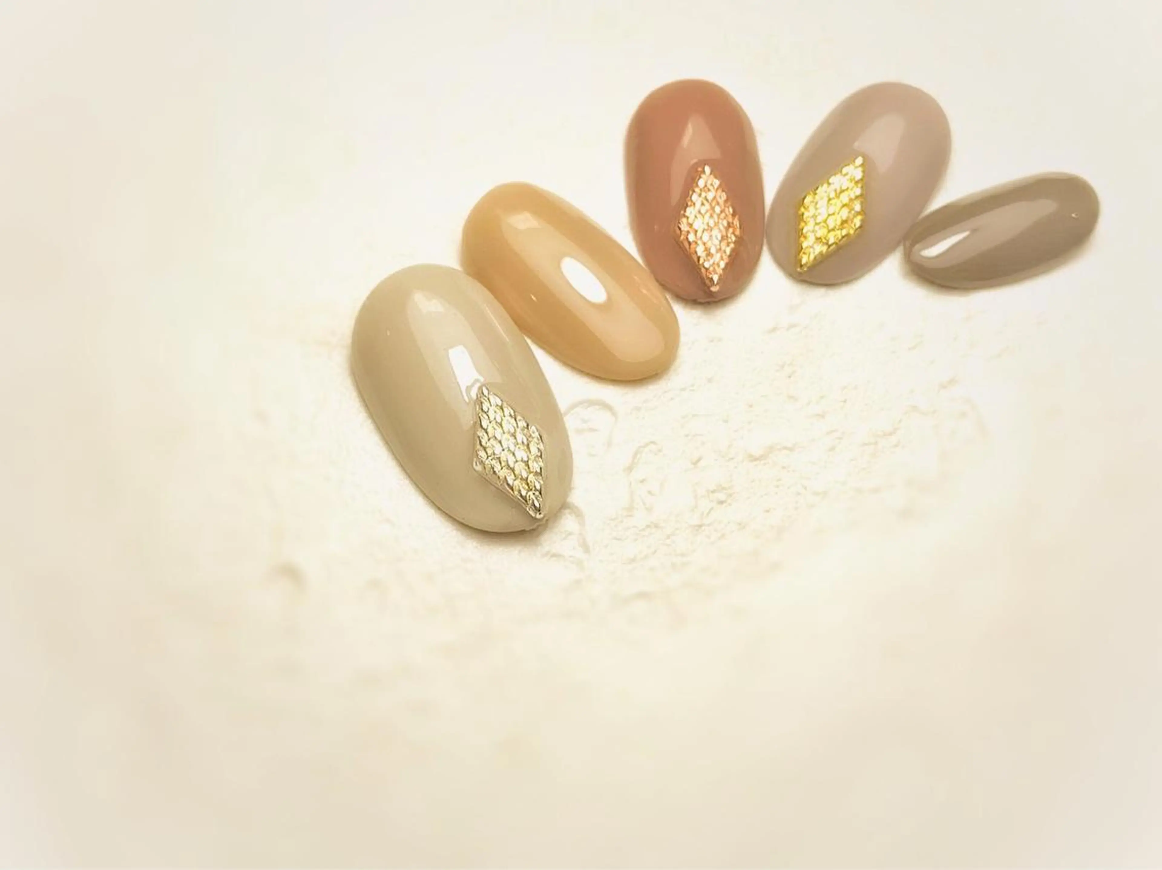 ネイル Salute本店 🦋仲原里佳のネイルデザイン