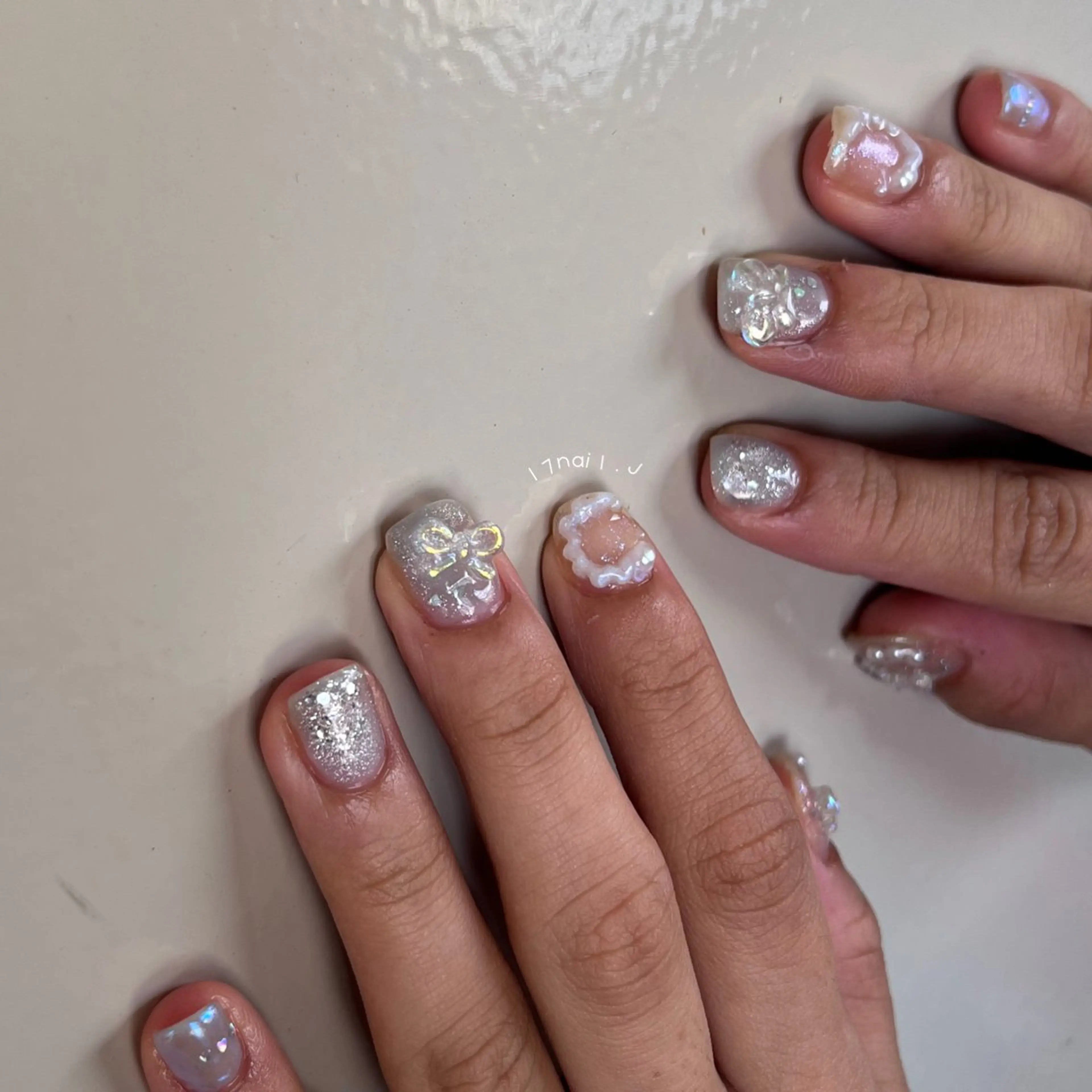 ネイル オーロラネイル ガーリー リボン ハンドネイル 17nail.J ︎︎◝✩junnaのネイルデザイン