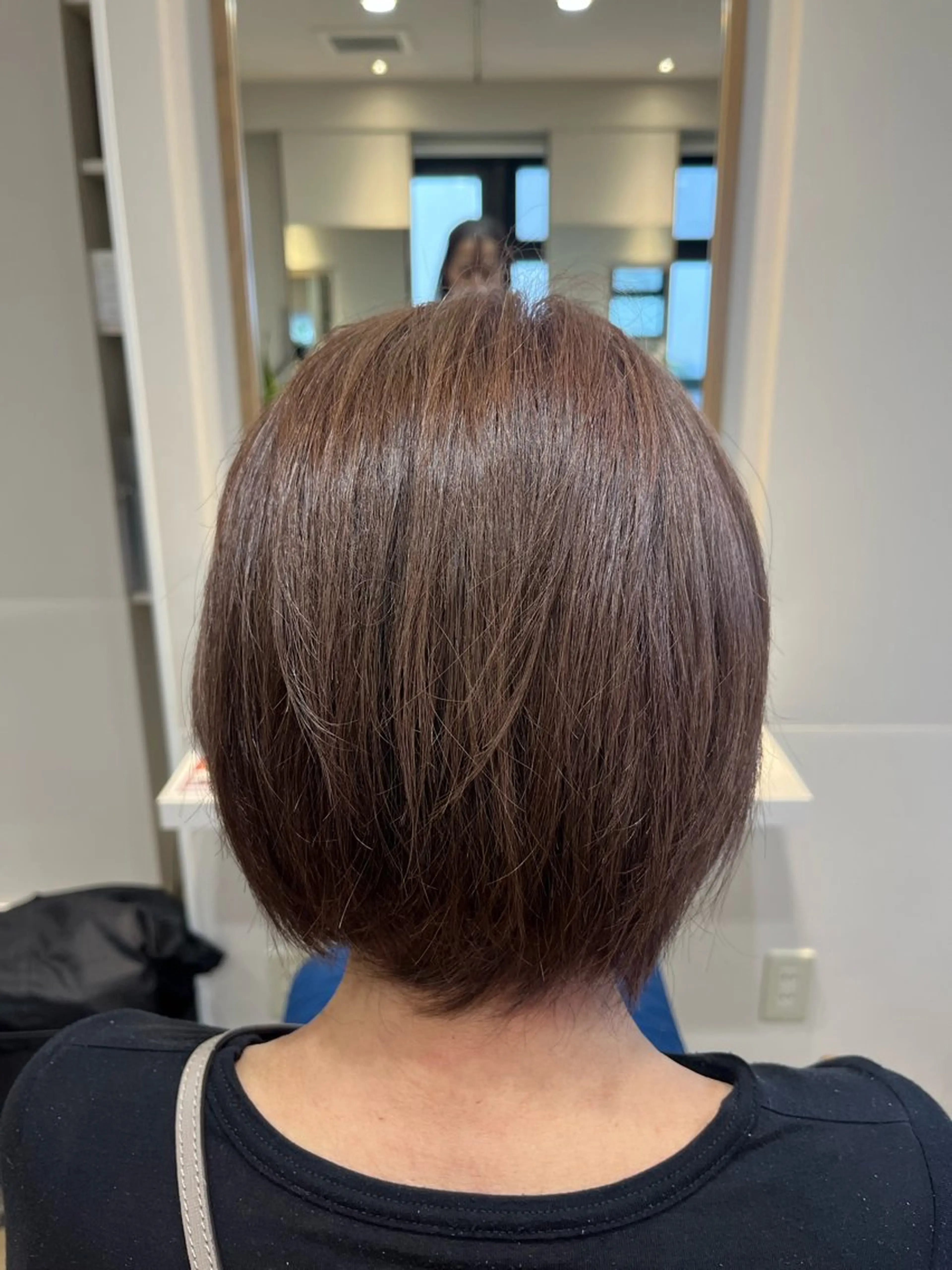 ショート アッシュ 小鴨 美佳のヘアスタイル