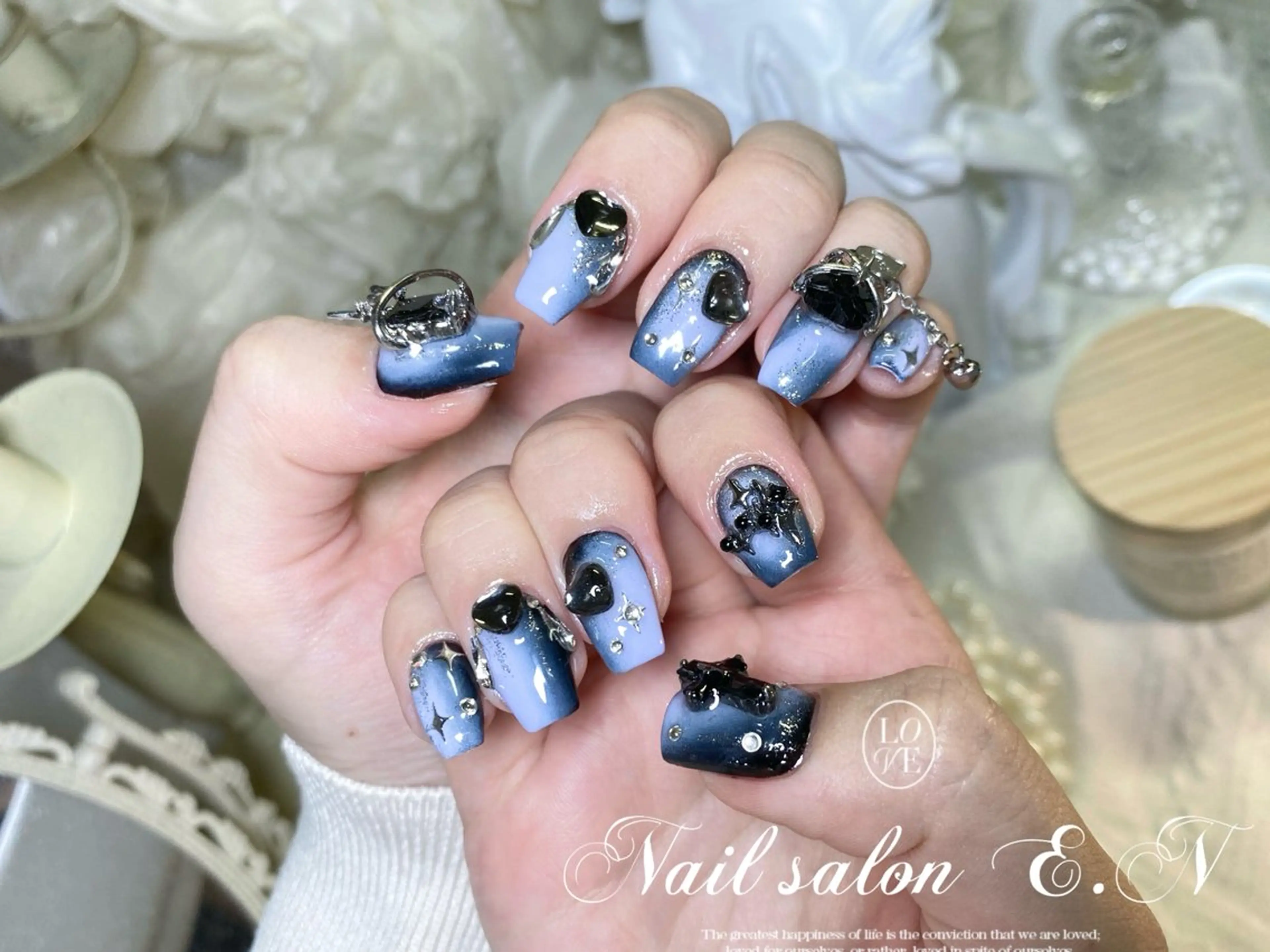 ネイル アートネイル オーロラネイル ガーリー キラキラネイル 韓国ネイル E.N🦋 長さ出し/持ち込みのネイルデザイン