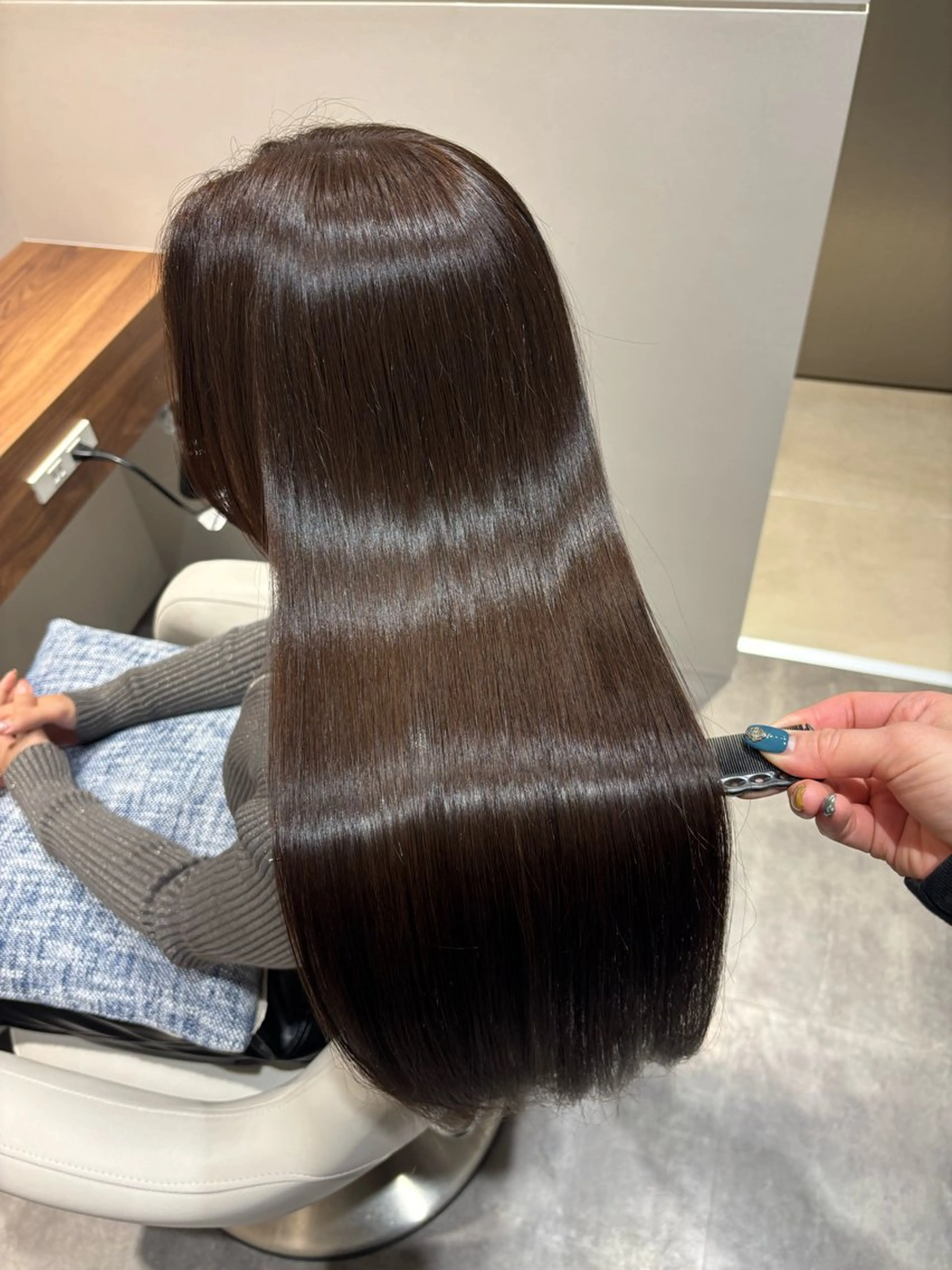 ロング ヘアカラー トリートメント 美髪ヘア 🤍erikaのヘアスタイル