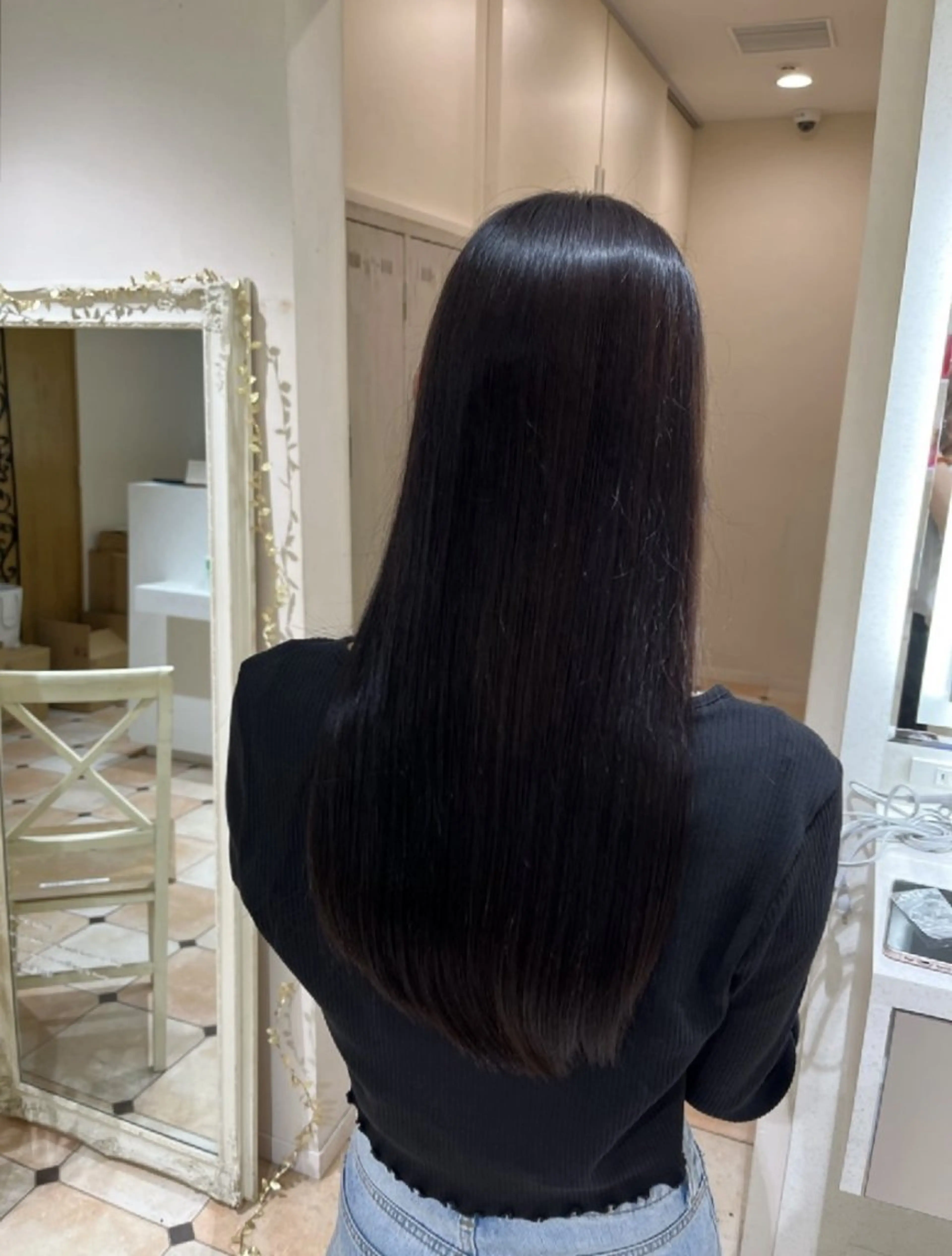 カラー 黒髪 パープルブラック 森木 沙弥のヘアスタイル