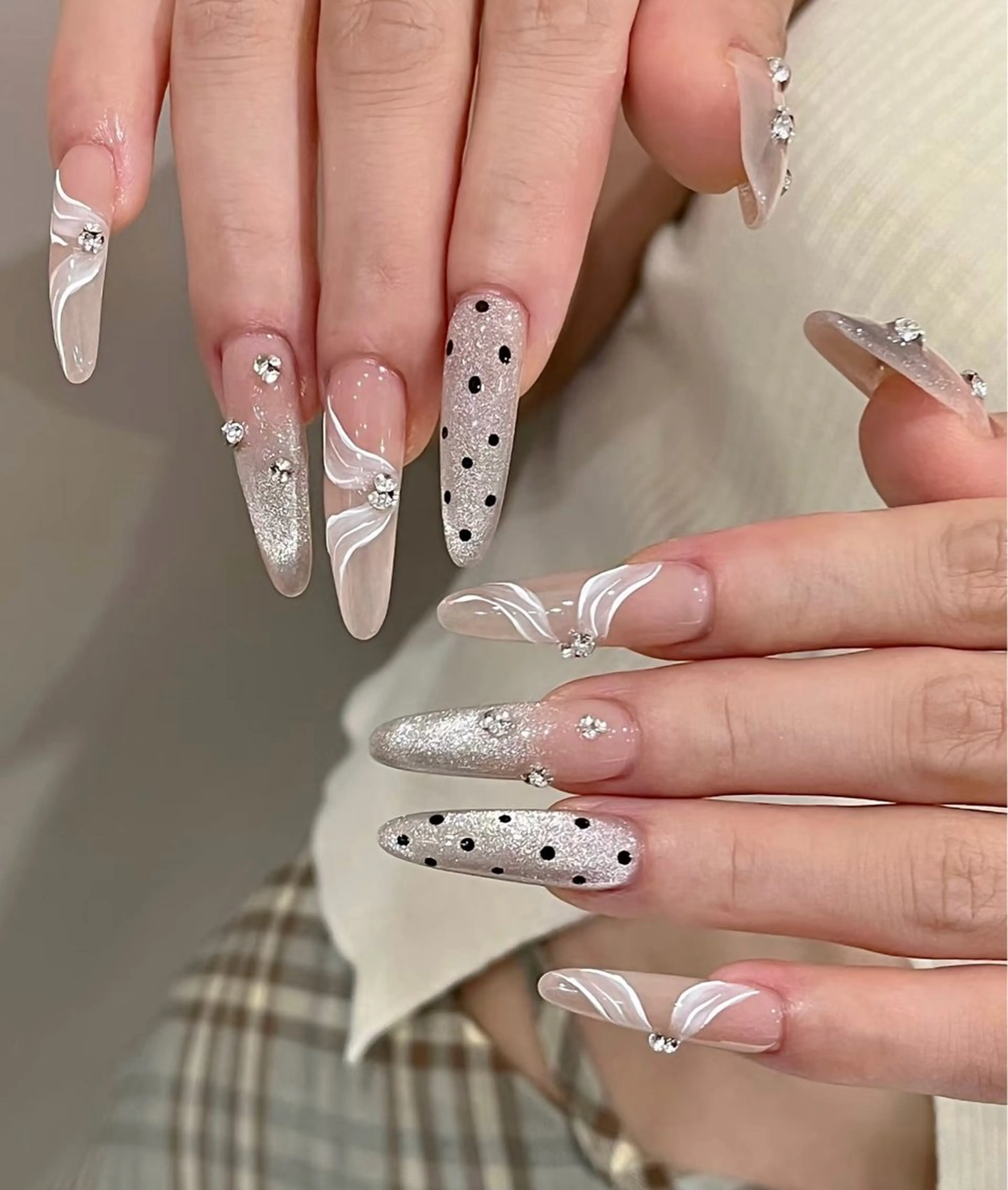 ネイル も ものネイルデザイン