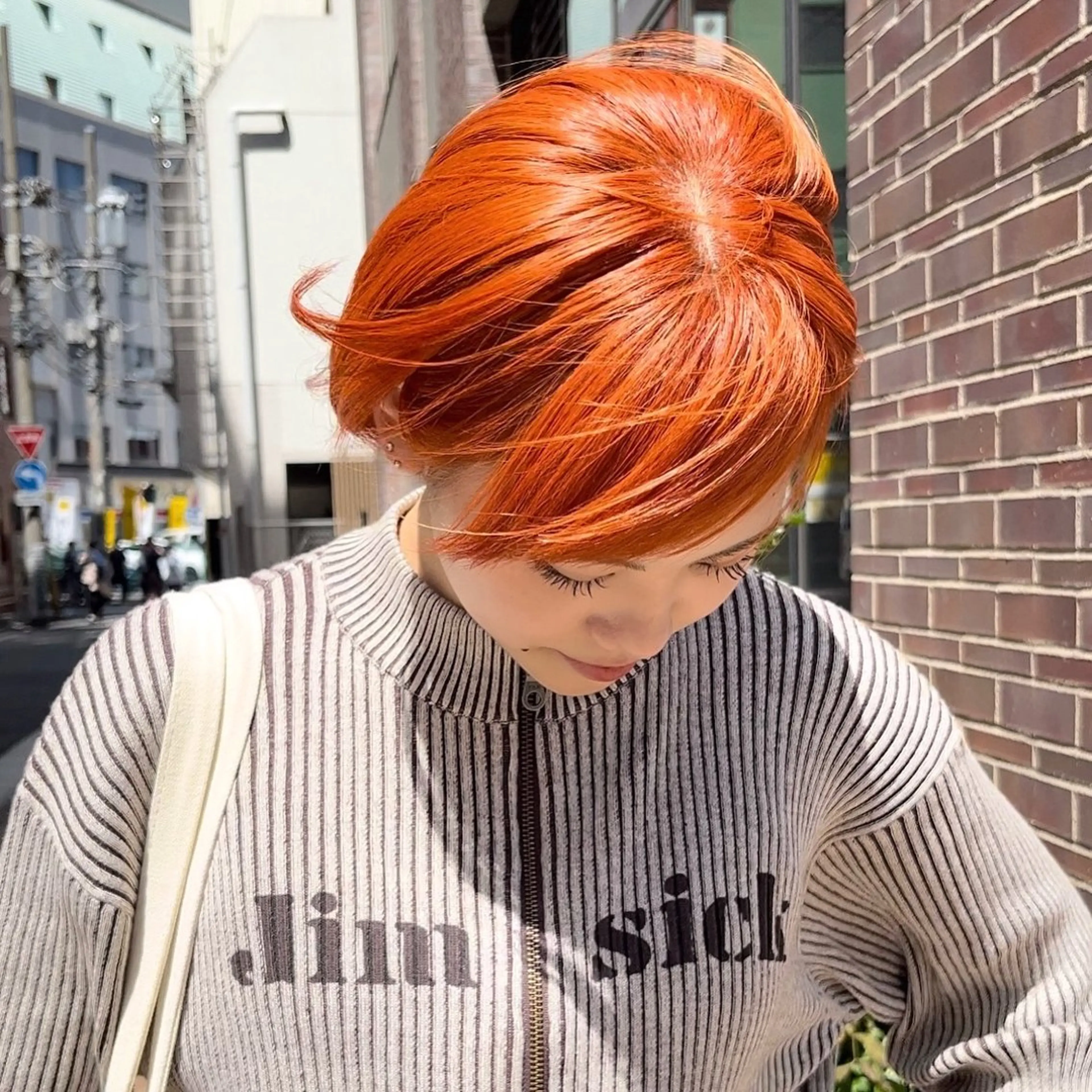 ショート カラー ブリーチ ブリーチなしカラー オレンジ ボブ レイヤーカット カット ヘアカラー トリートメント 初めてのショート お任せください✂️のヘアスタイル