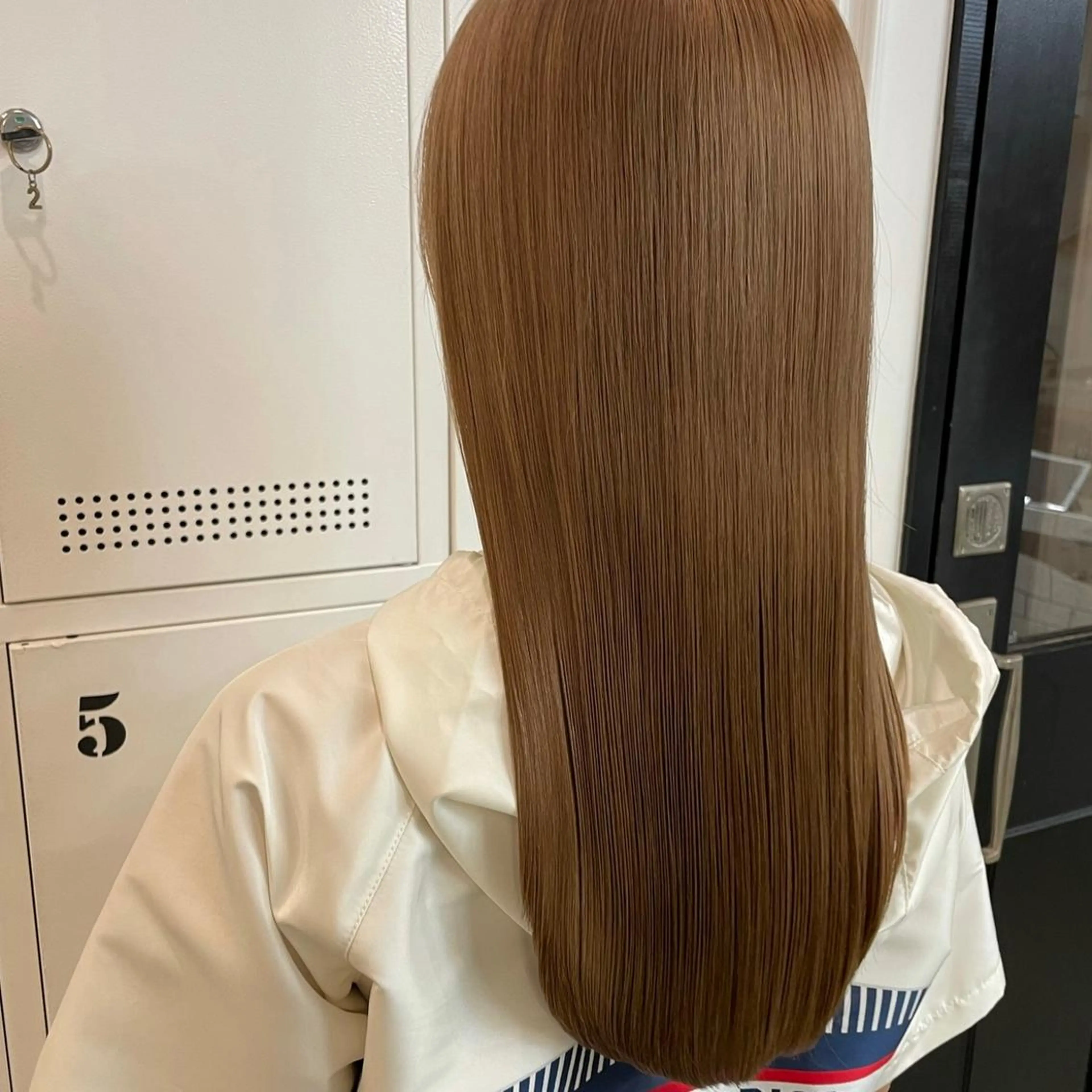 ロング カラー ベージュカラー トリートメント ヘアカラー トリートメント PALAN K-Beauty所属・顔まわりカット✨艶髪 ✨髪質改善✨伴響佳のヘアスタイル